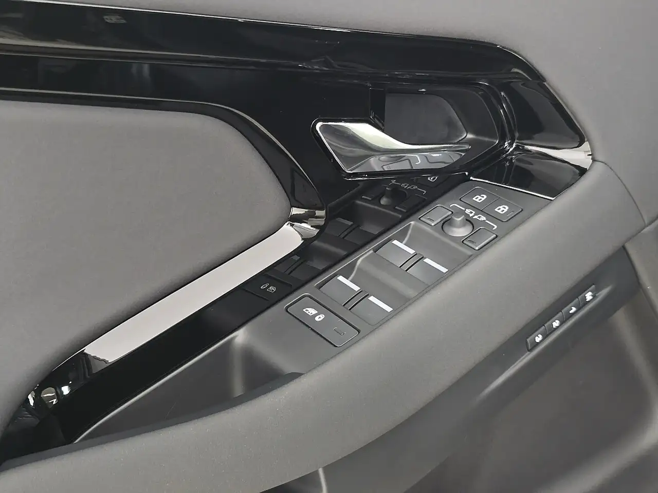 Land Rover Range Rover Evoque 2026 — фото 11