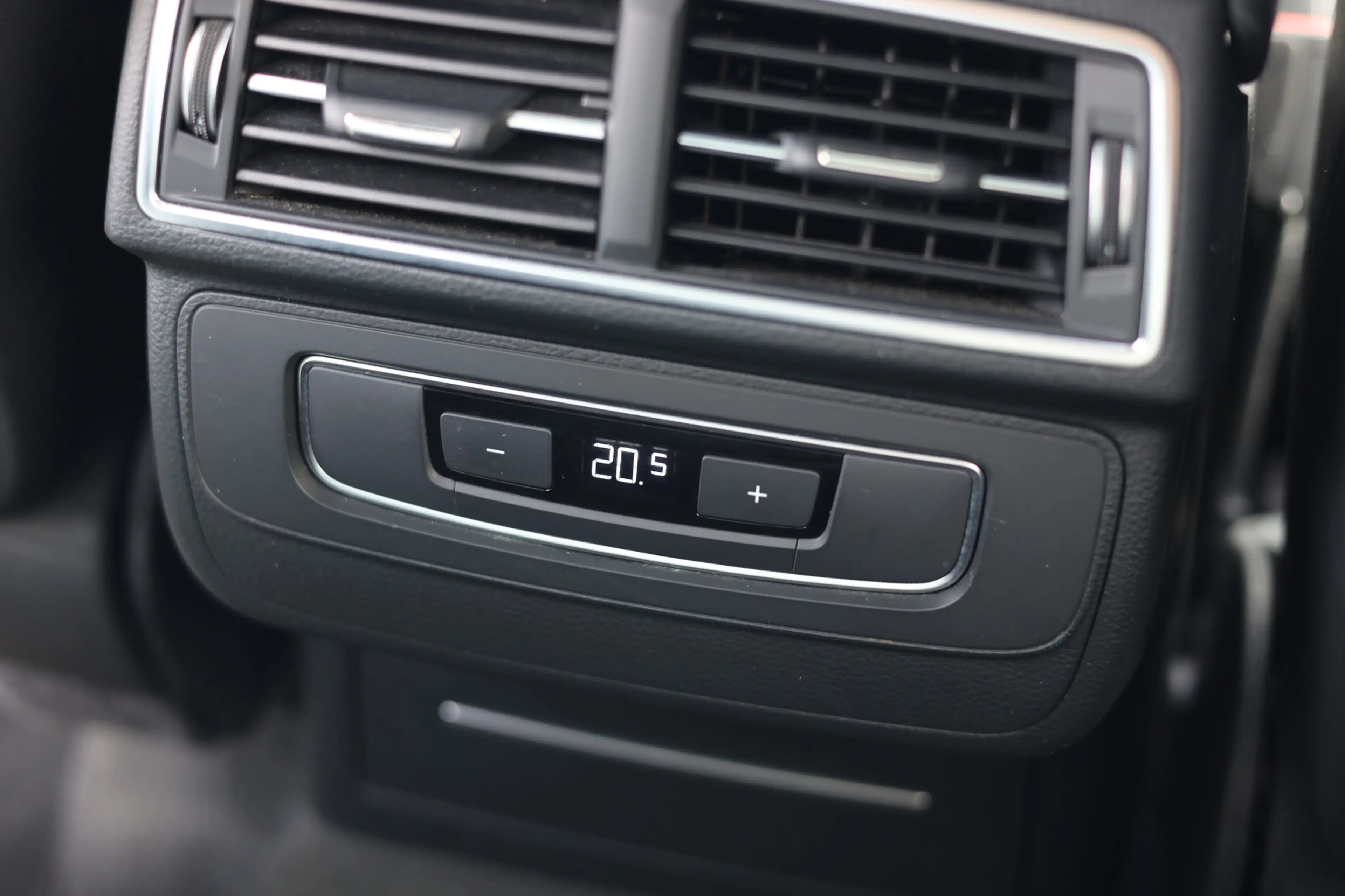 Audi Q7 e-tron 3.0 TDI QUATTRO SPORT S-LINE | PANO | BOSE — photo 14