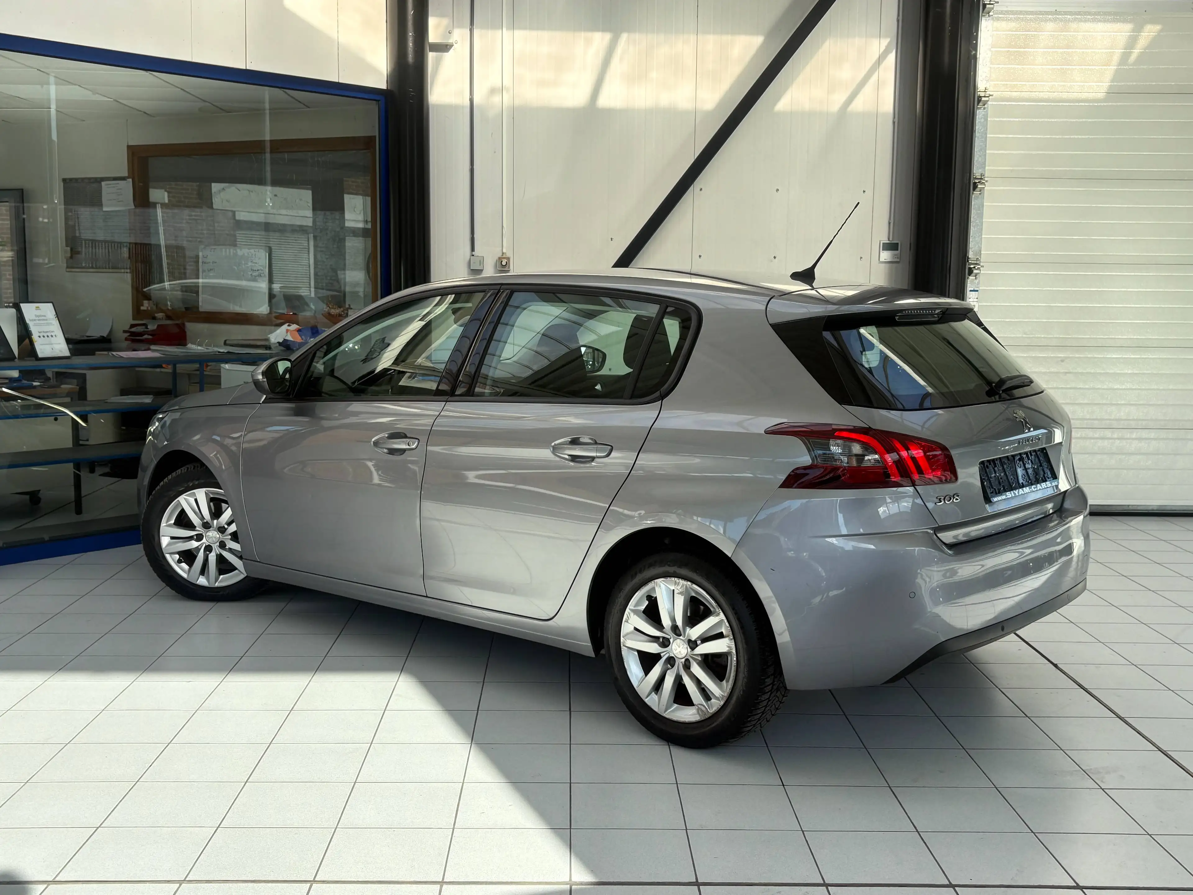 Peugeot 308 308 1.5 HDi *GPS * PDC * CARPLAY * CARNET * — photo 3