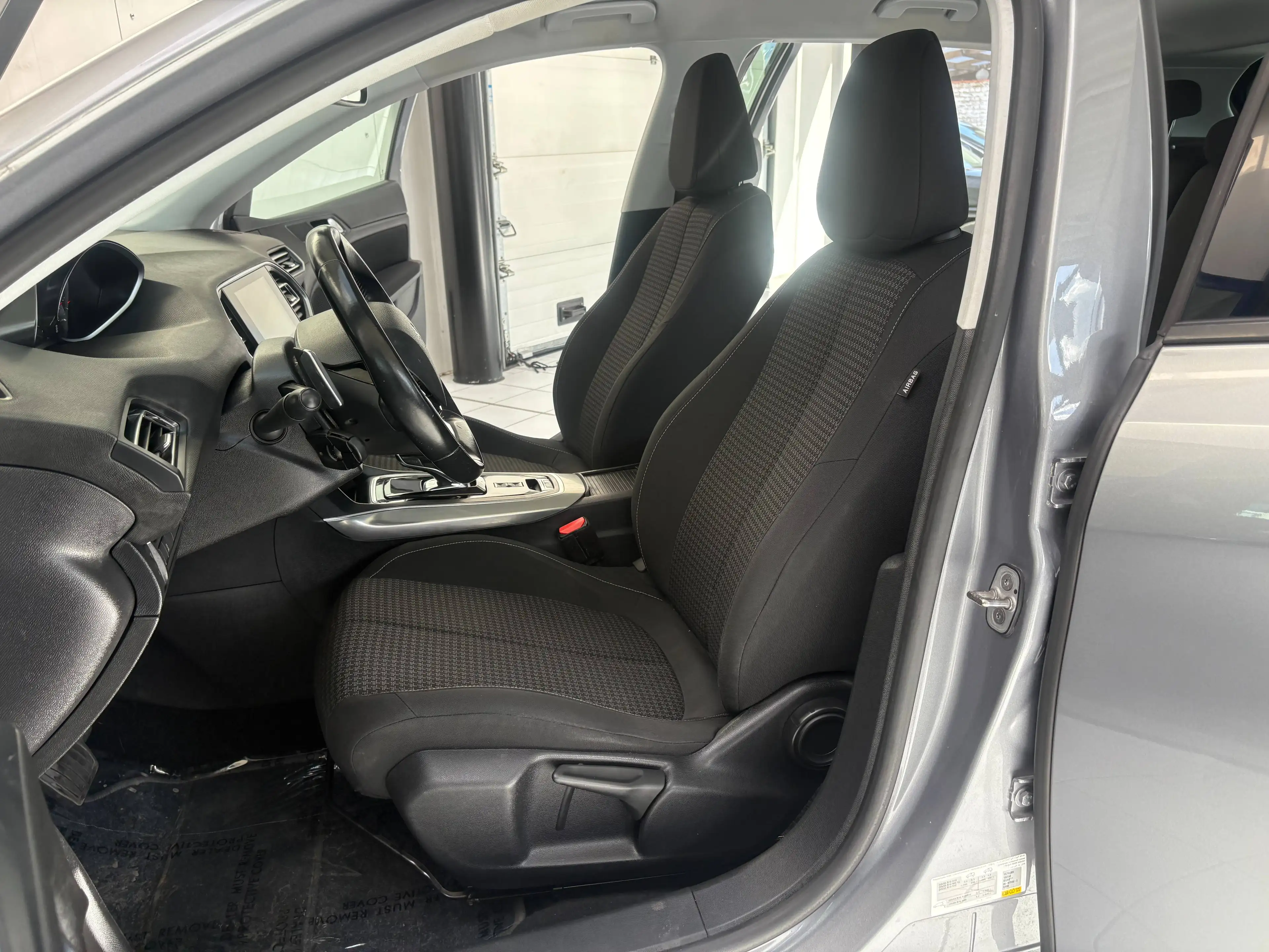 Peugeot 308 308 1.5 HDi *GPS * PDC * CARPLAY * CARNET * — photo 14