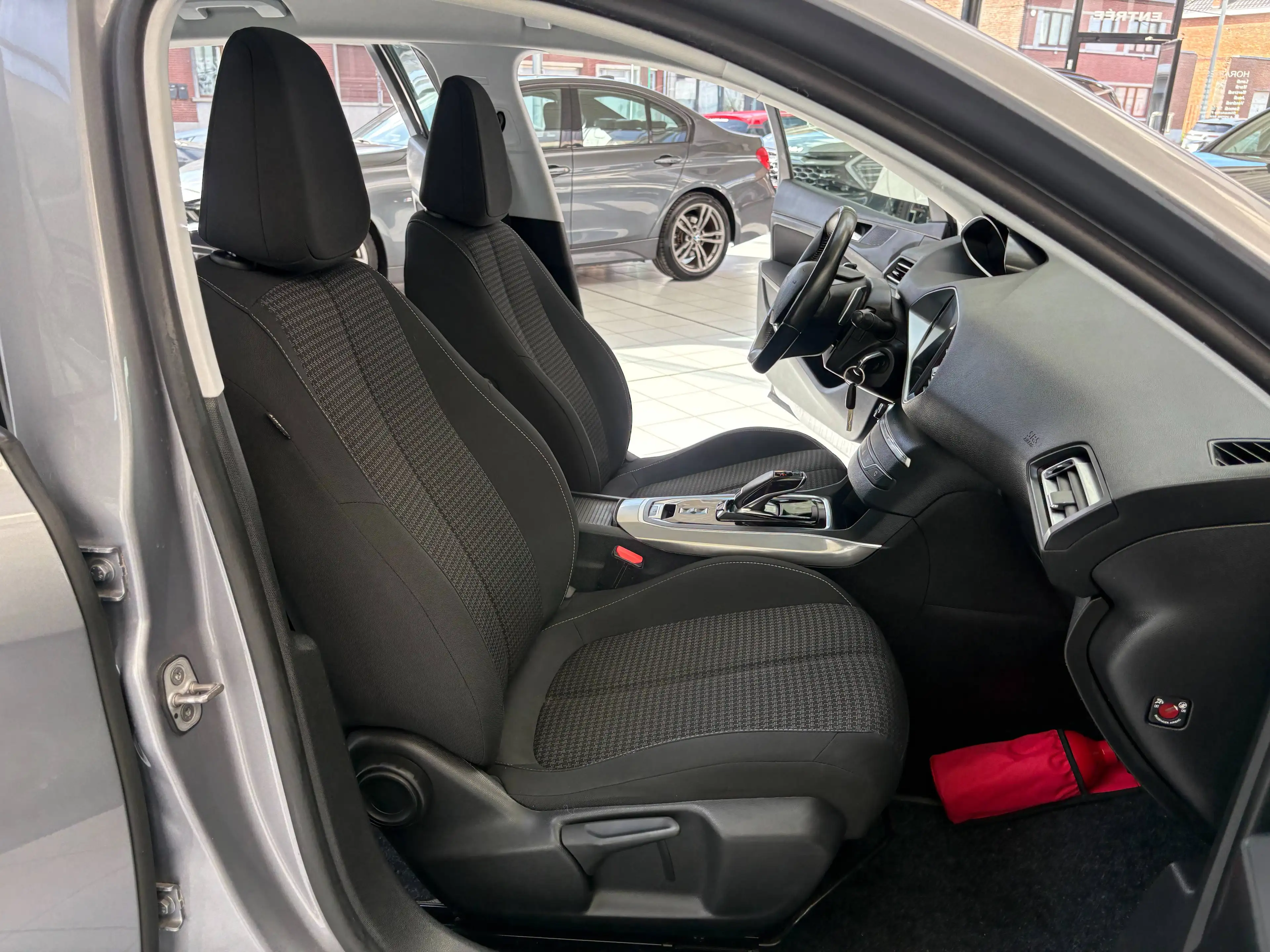Peugeot 308 308 1.5 HDi *GPS * PDC * CARPLAY * CARNET * — photo 12