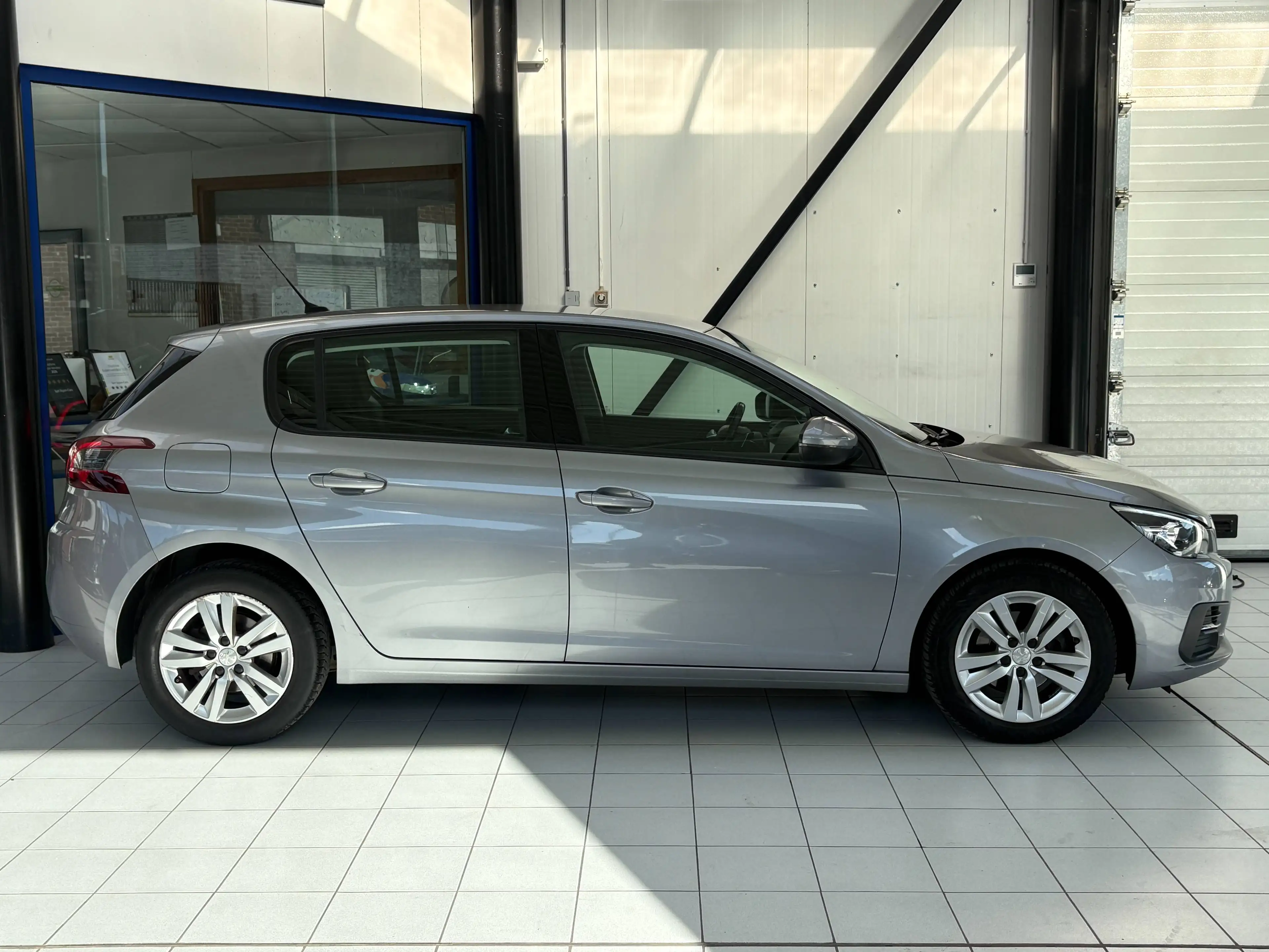 Peugeot 308 308 1.5 HDi *GPS * PDC * CARPLAY * CARNET * — photo 6
