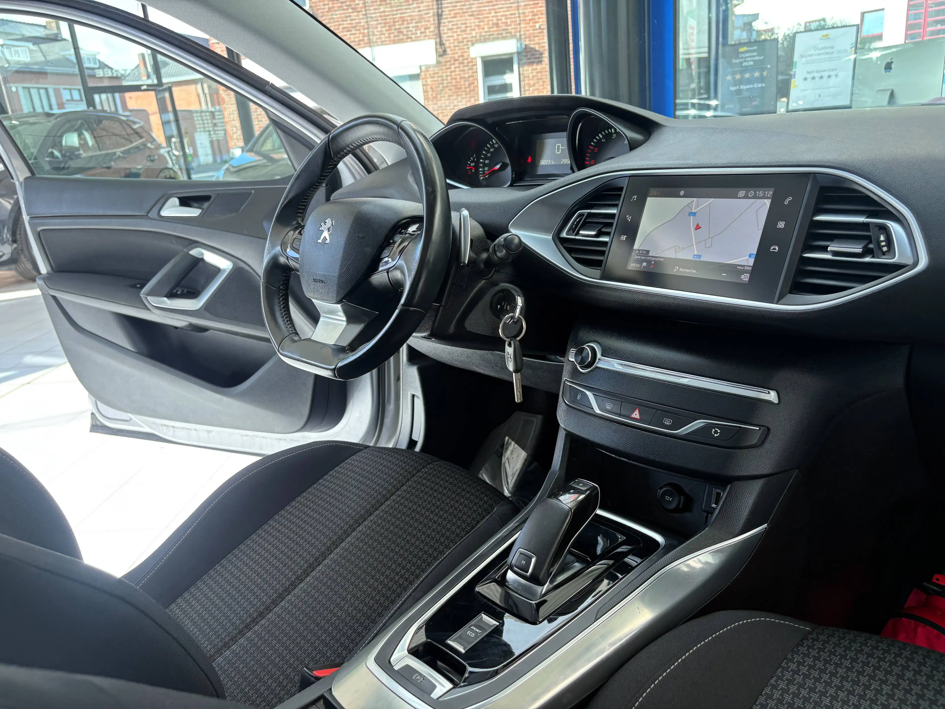 Peugeot 308 308 1.5 HDi *GPS * PDC * CARPLAY * CARNET * — photo 13