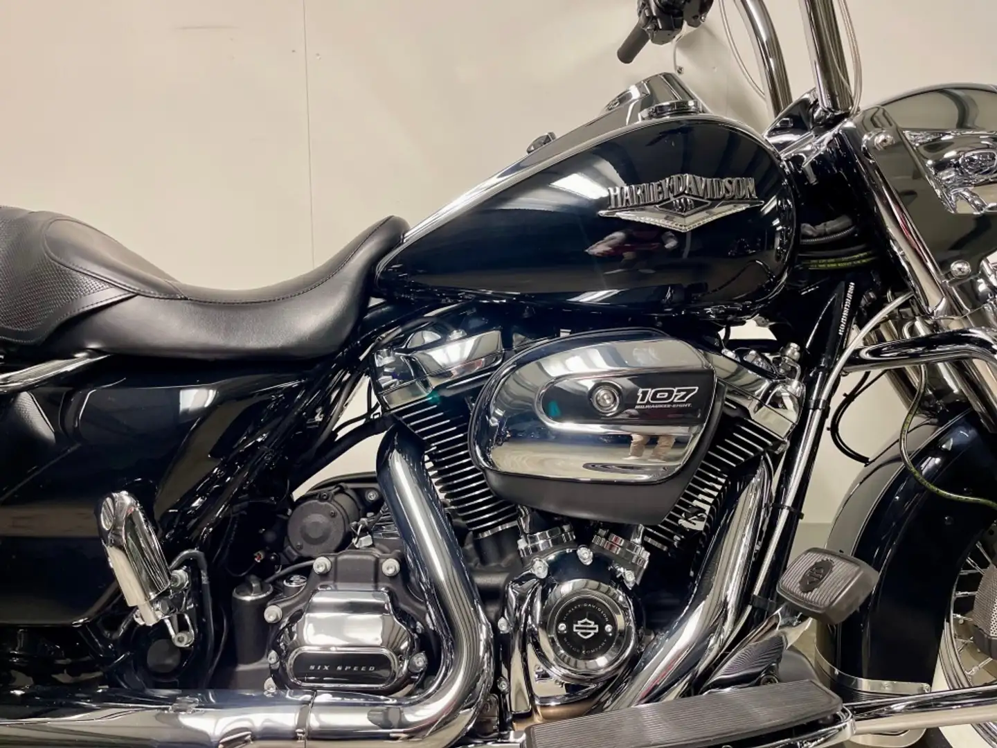 Harley-Davidson Road King TOURING FLHRC CLASSIC Negru - 2