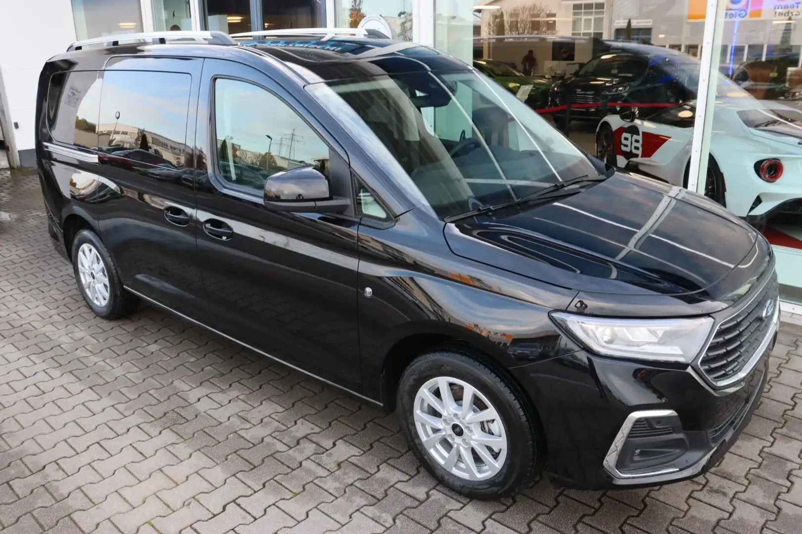 Ford Tourneo Connect 2.0EcoBl L2 neues Modell 7-Sitze Bílá - 2