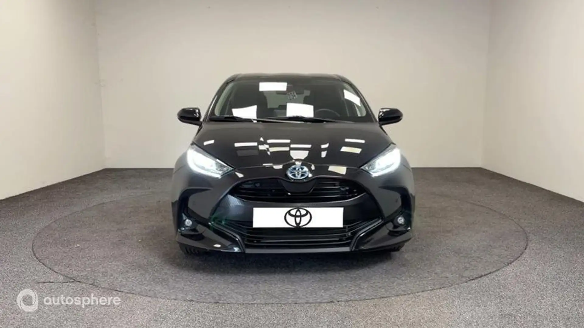 Toyota Yaris 116h Design 5p MY22 - 2