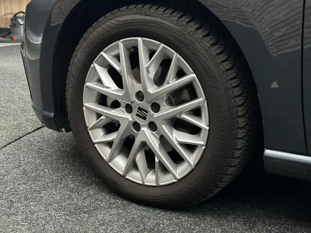 Seat Ibiza view 8