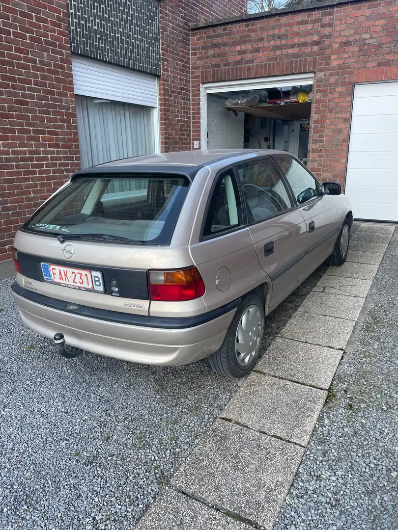 Opel Astra 1.4i NZ GL. Pneus avant neufs ! - 2