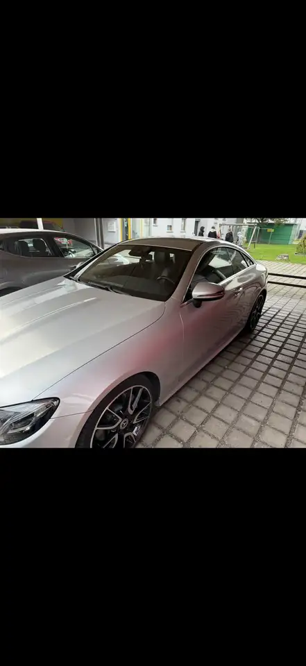 Mercedes-Benz E 220