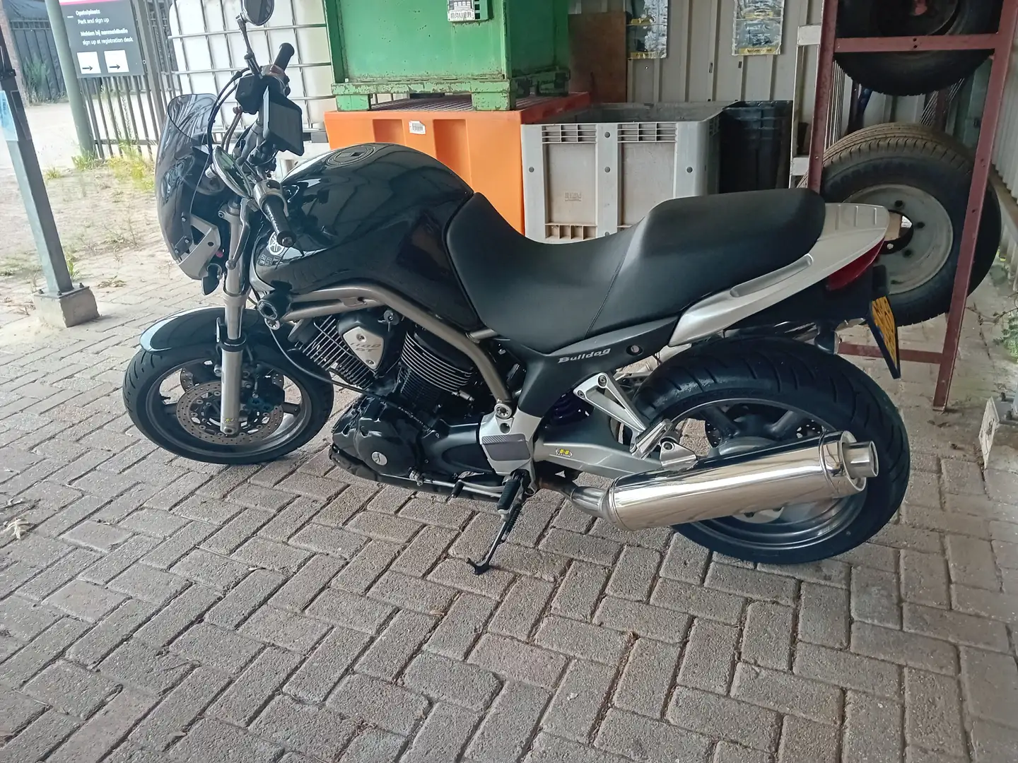 Yamaha BT 1100 Bulldog Zwart - 2