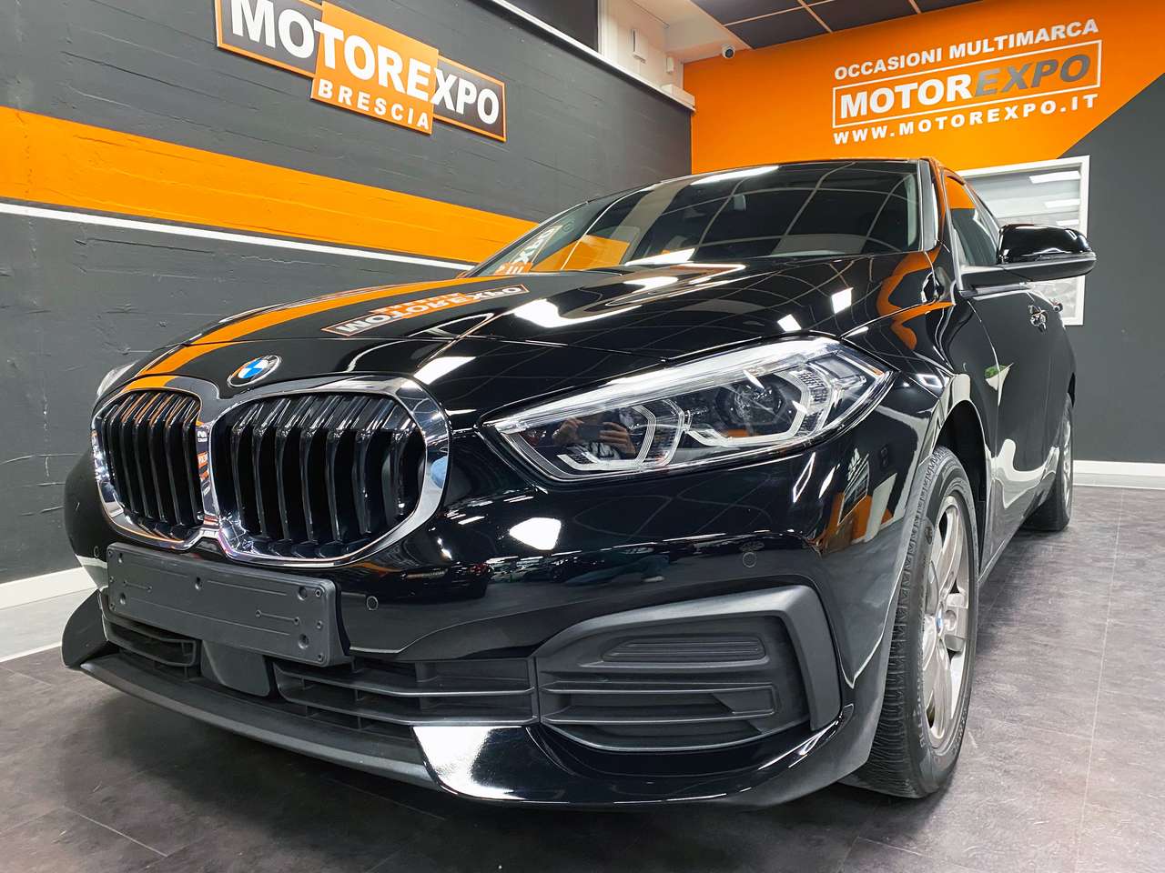 BMW 118 i 136 CV Business Advantage NAVI-LED-PDC-DTC-APro