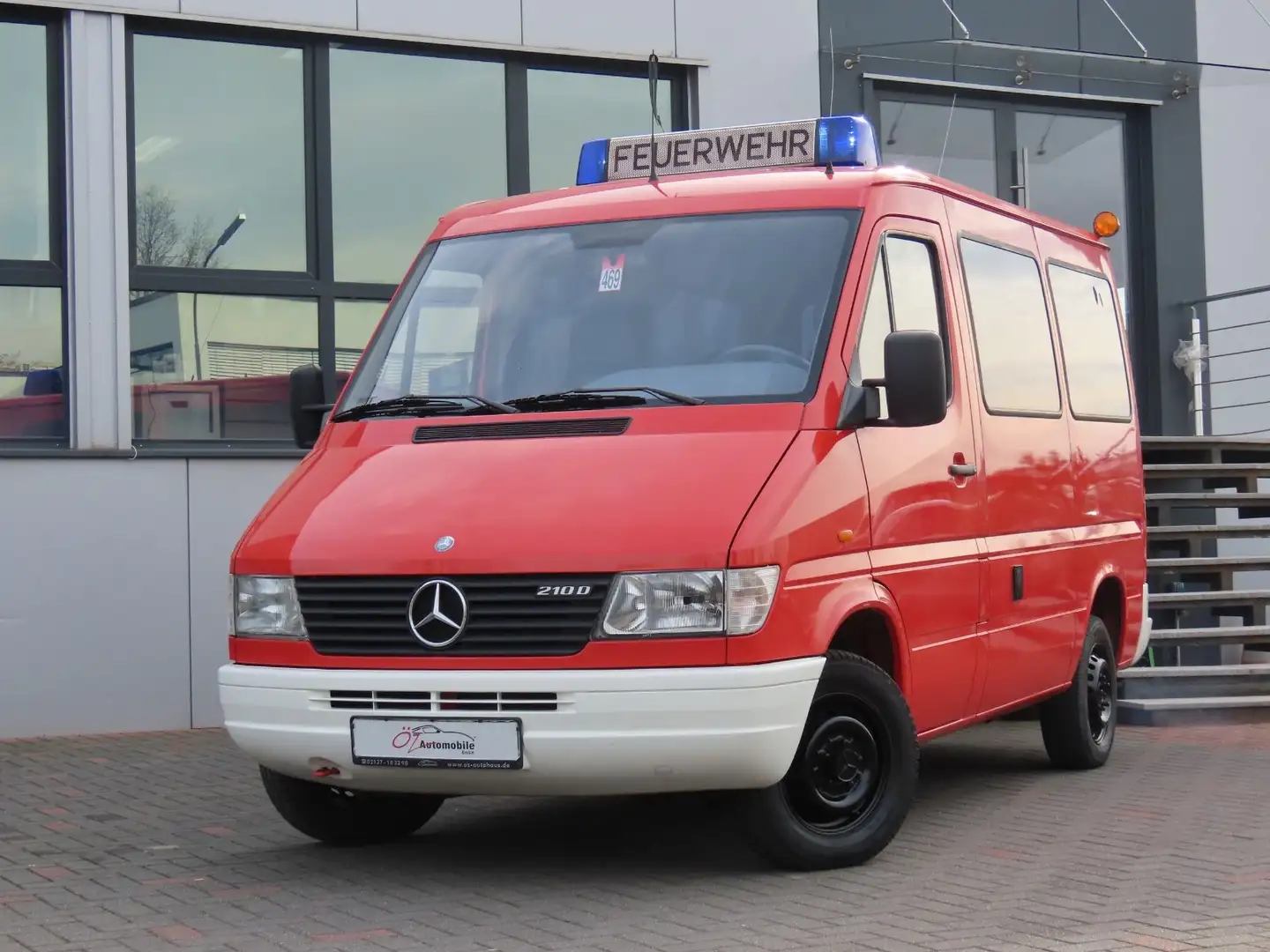 Mercedes-Benz Sprinter 210 D Feuerwehr 8-Sitzer Rot - 2