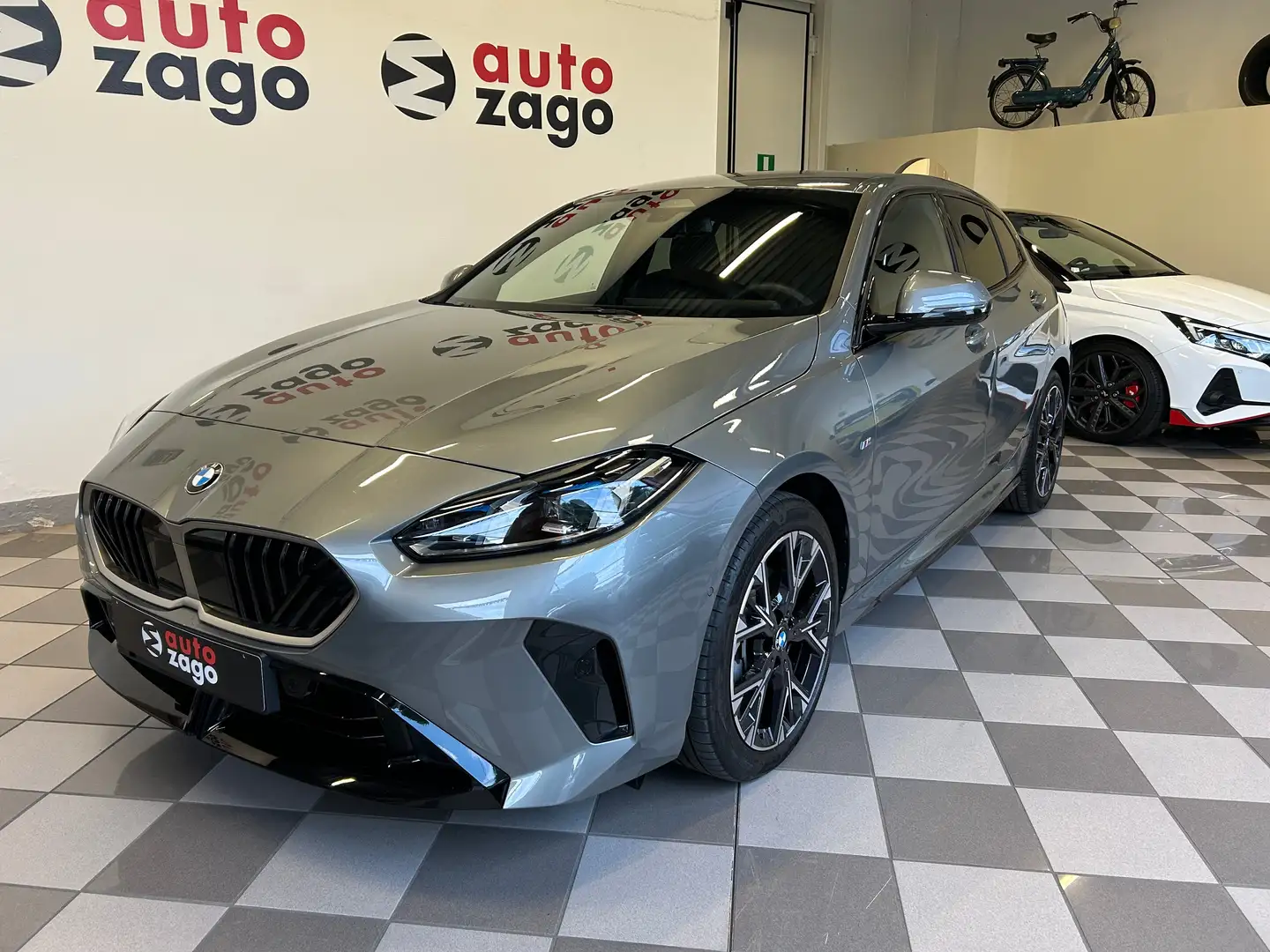 BMW 120 48V M Sport Gris - 1