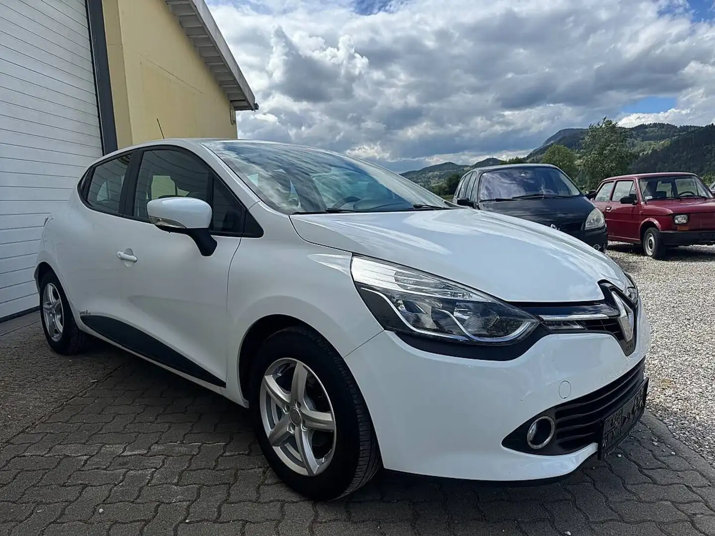 Renault Clio IV 1.2 16V 75 Expression - 2