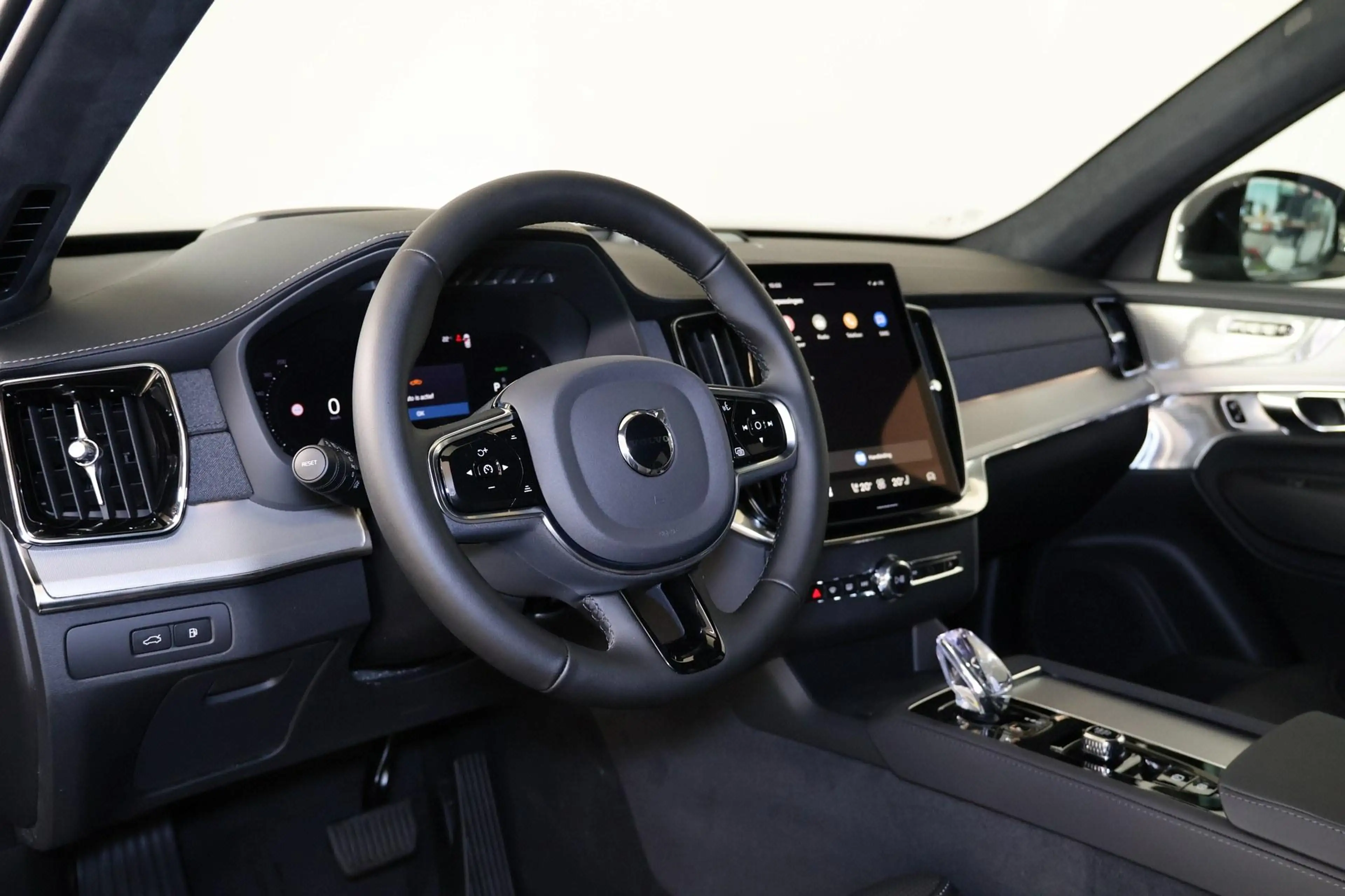 Volvo XC90 T8 Recharge AWD Ultra Black Ed. Exec. - Luchtverin — photo 12