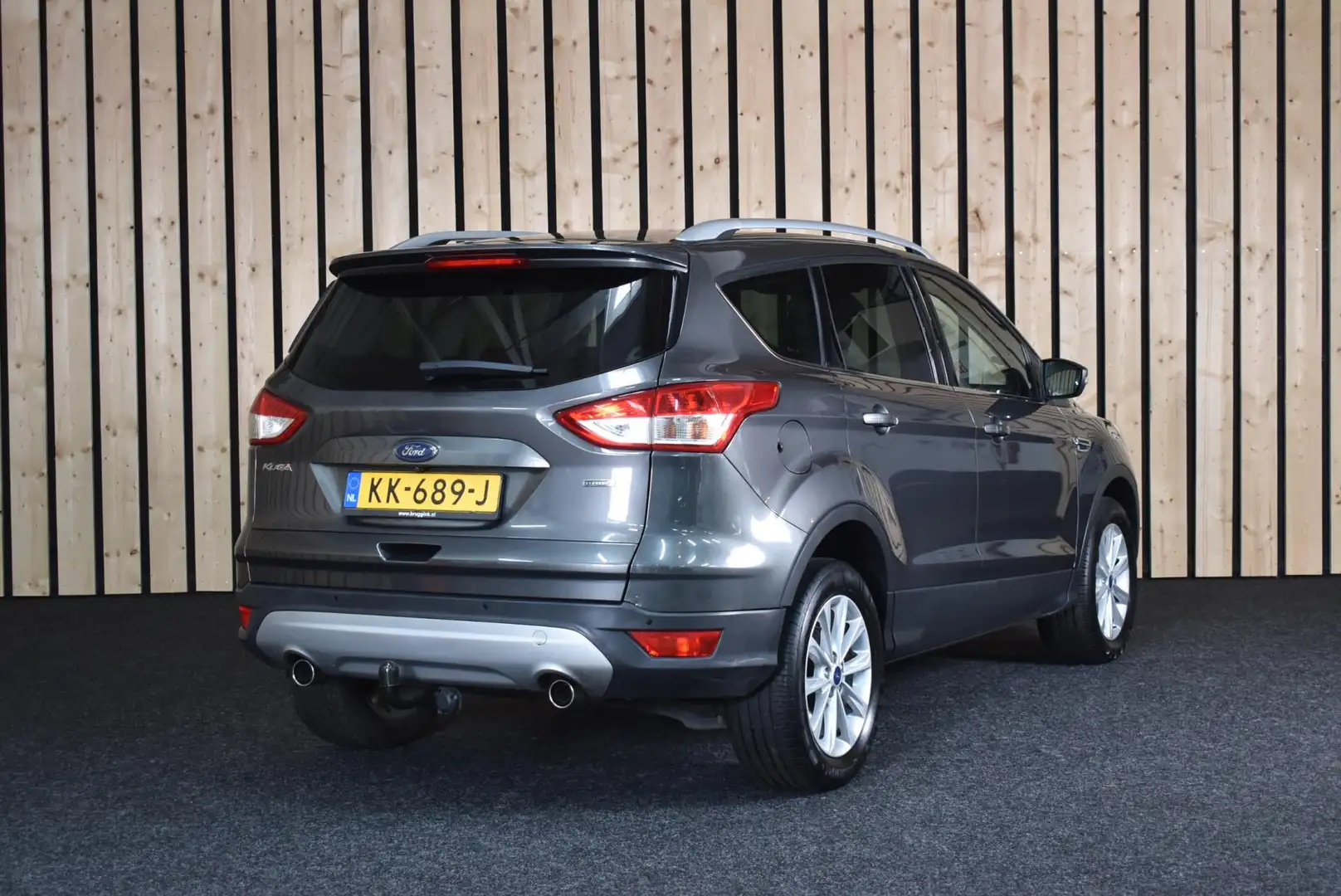 Ford Kuga 1.5 Titanium NL-auto Trekhaak 2e eig. Navi Clima C Grau - 2