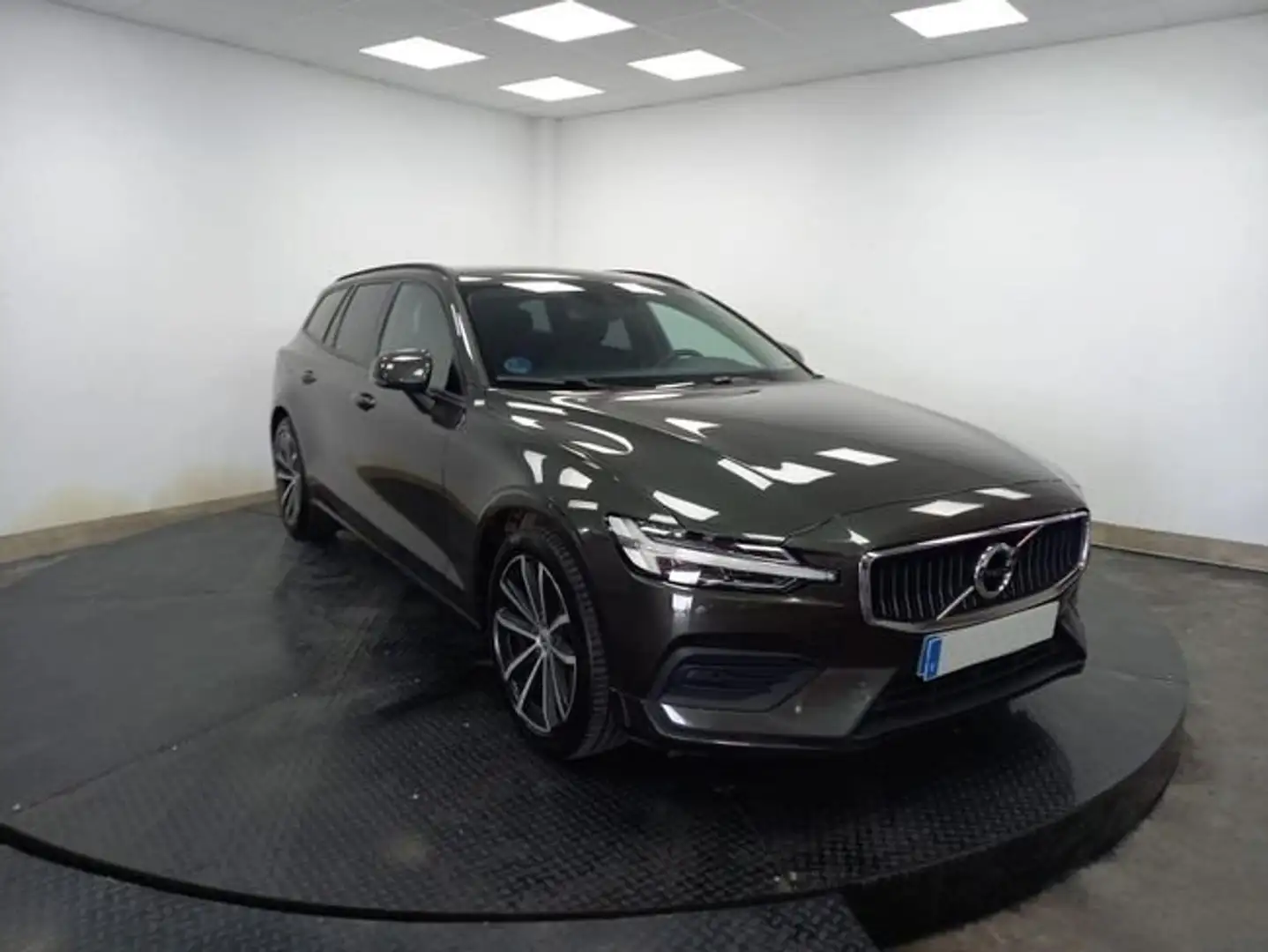 Volvo V60 familiar 2.0 B4 (D) Momentum Auto Gris - 2