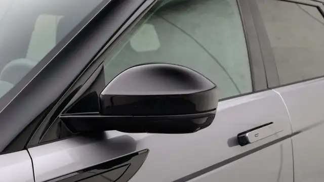 Land Rover Range Rover Evoque view 18