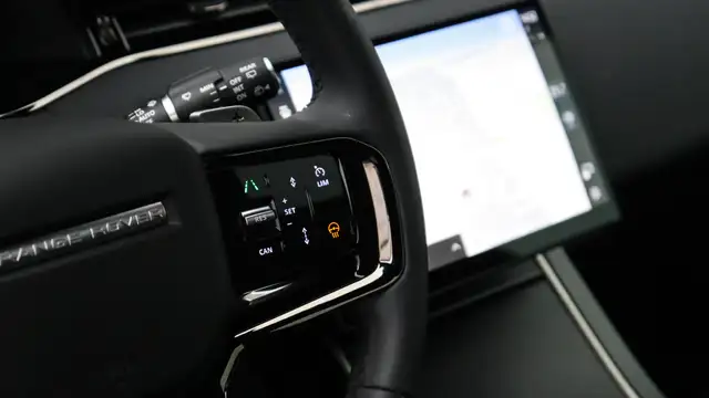 Land Rover Range Rover Evoque view 21