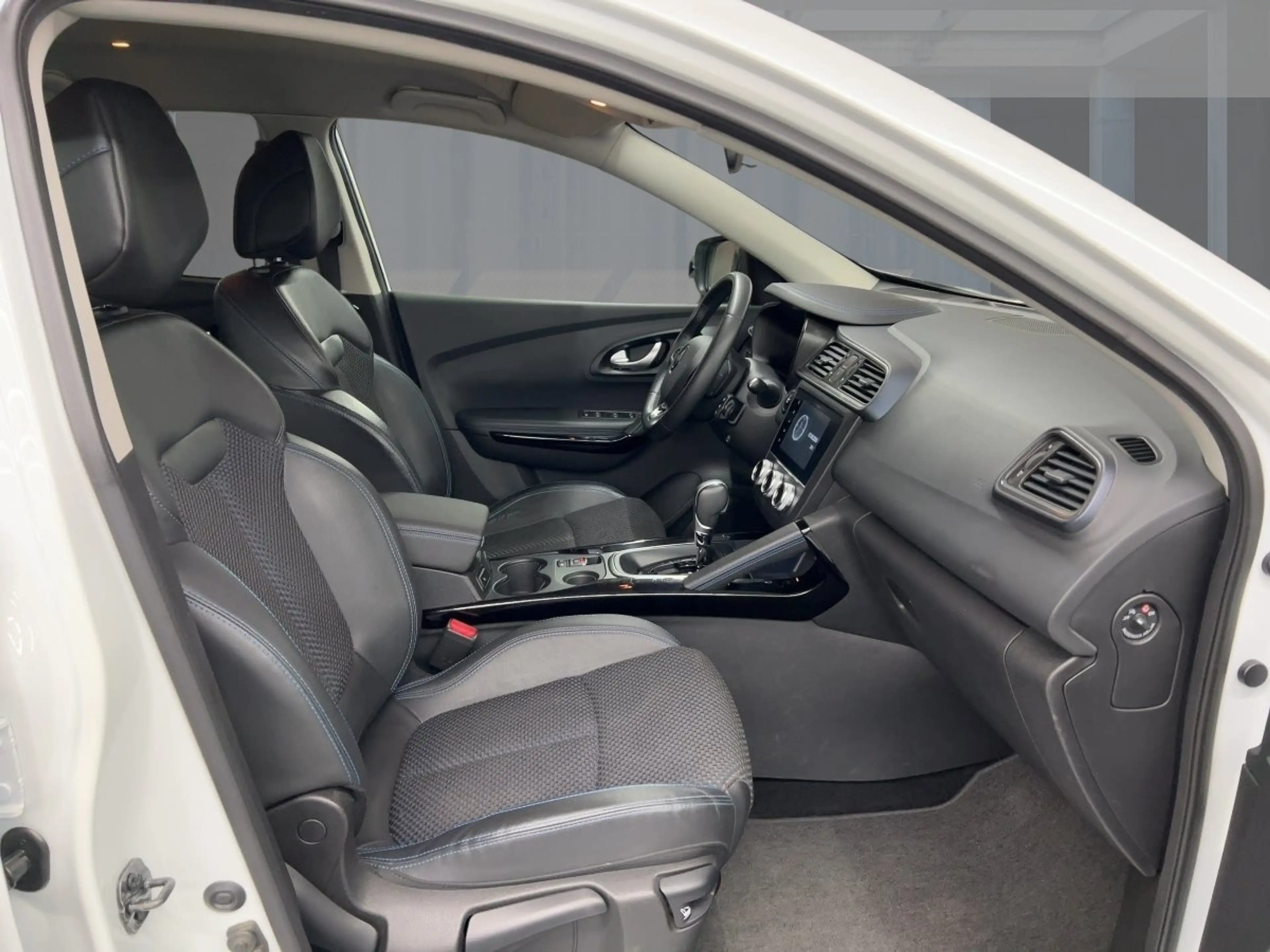 Renault Kadjar LIMITED TCe 140 EDC SITZHEIZUNG — photo 8