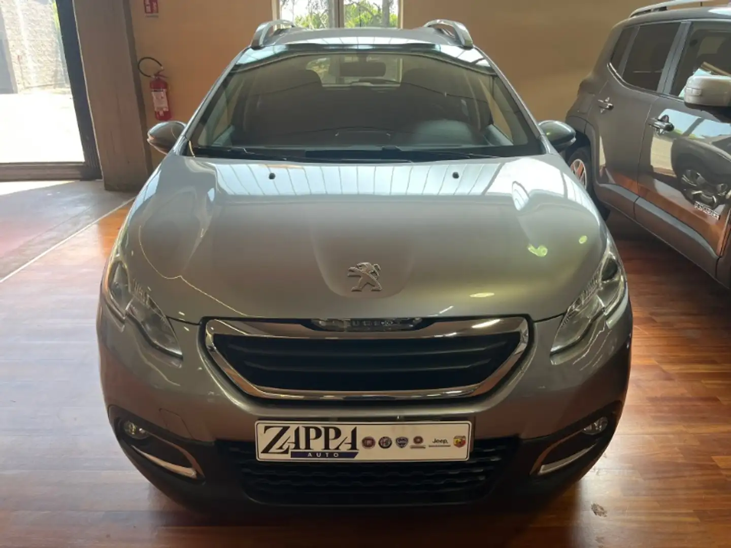 Peugeot 2008 1.6 BlueHDi Active Gris - 2