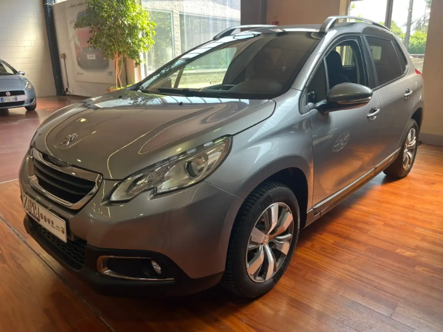 Peugeot 2008 1.6 BlueHDi Active Gris - 1