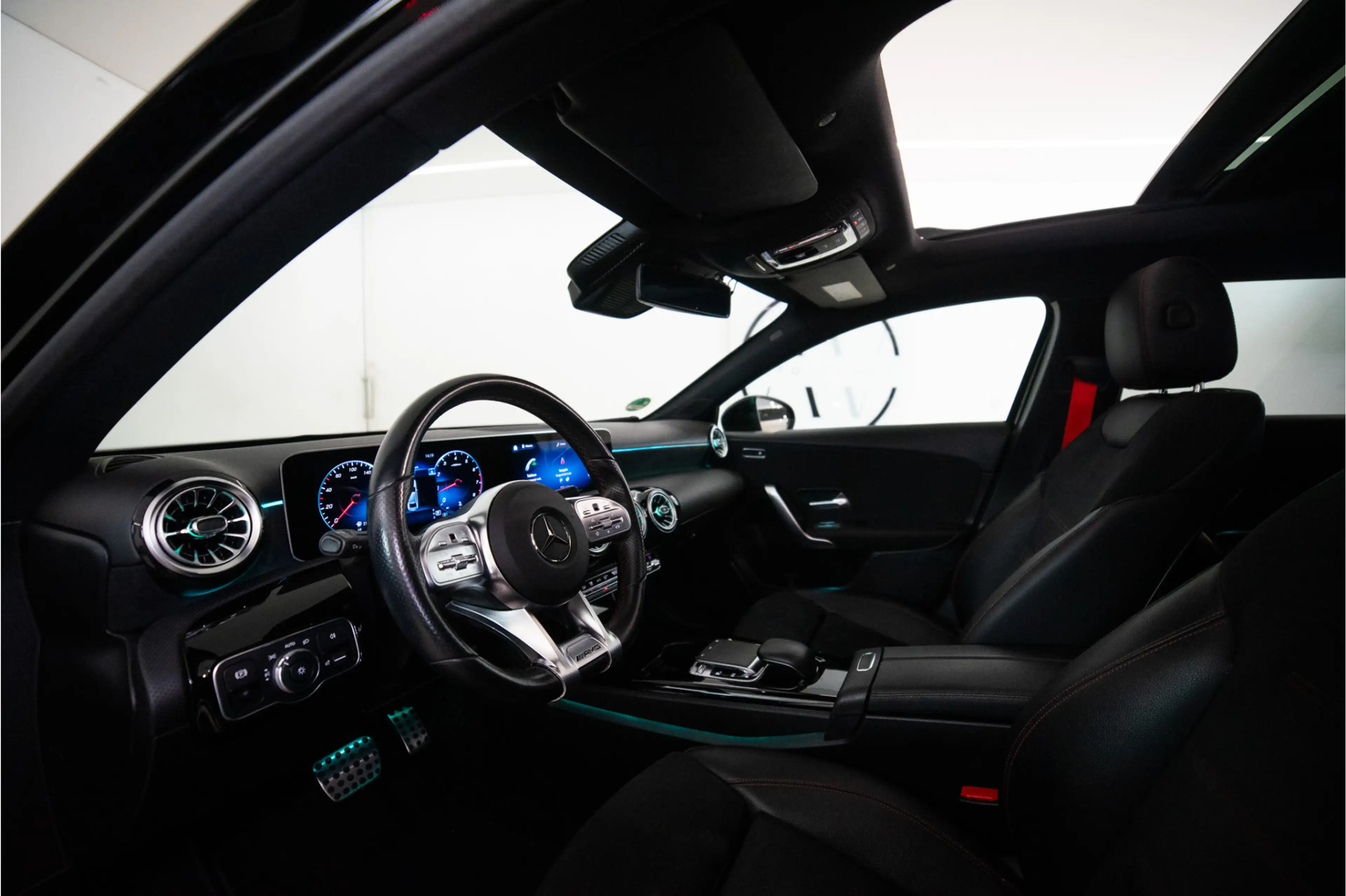 Mercedes-Benz A 180 Business Solution AMG 136PK | A35 Optiek | Pano | — photo 12