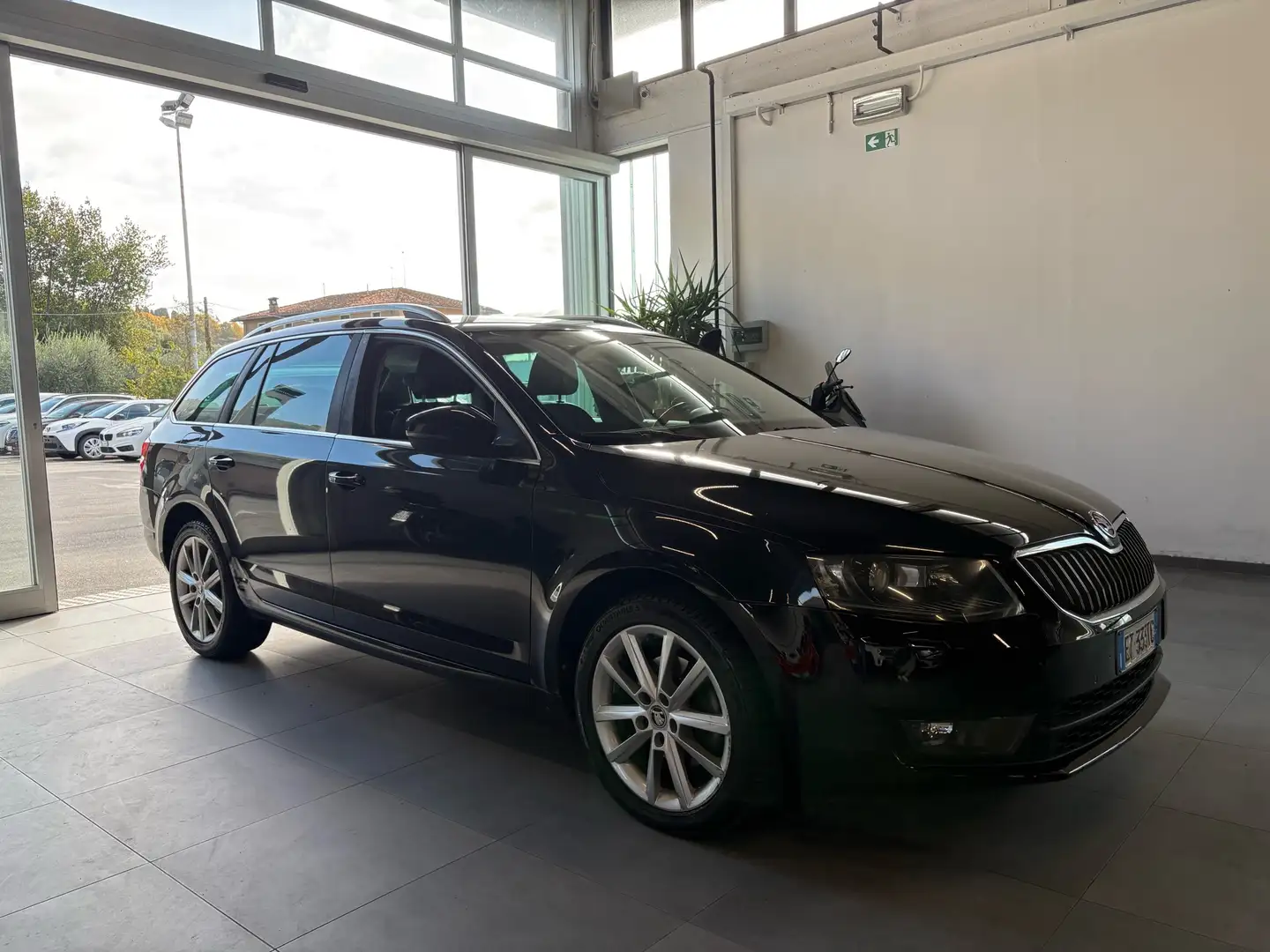 Skoda Octavia Wagon 1.6 tdi cr Ambition 105cv dsg Nero - 2