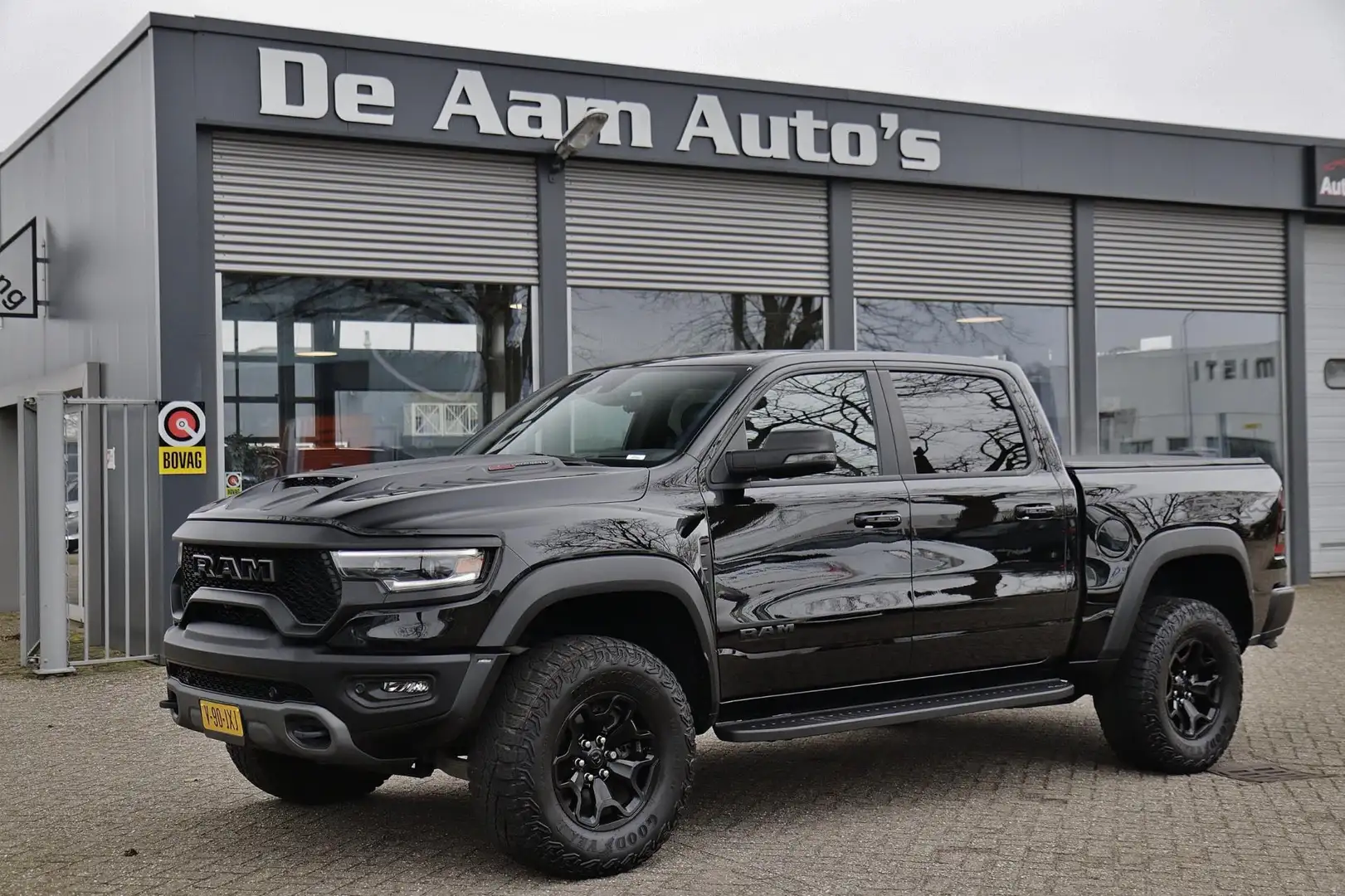 Dodge RAM 1500 6.2 V8 4x4 Crew Cab TRX facelift mod 23 Digit Zwart - 1