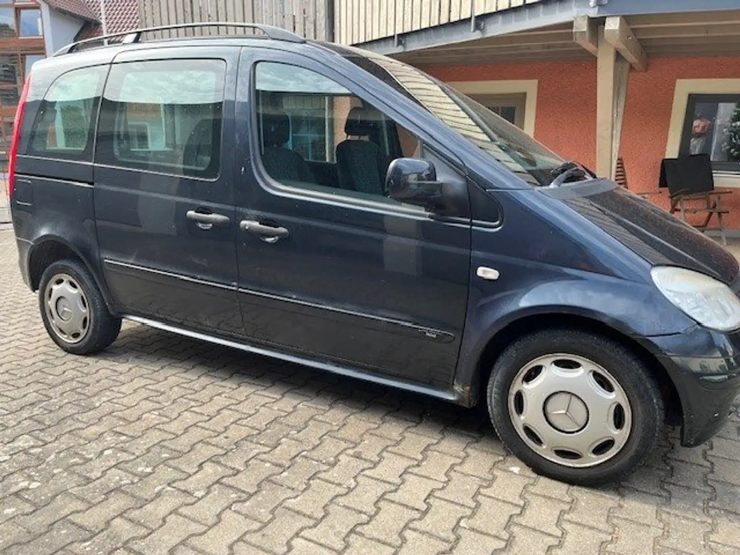 Mercedes-Benz Vaneo Vaneo 1.6 Ambiente Schwarz - 1