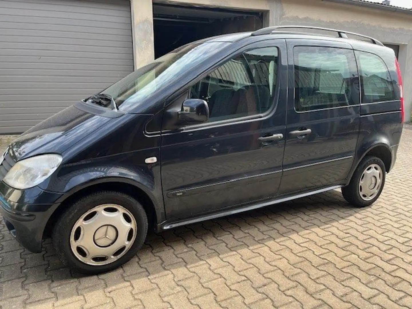 Mercedes-Benz Vaneo Vaneo 1.6 Ambiente Schwarz - 2
