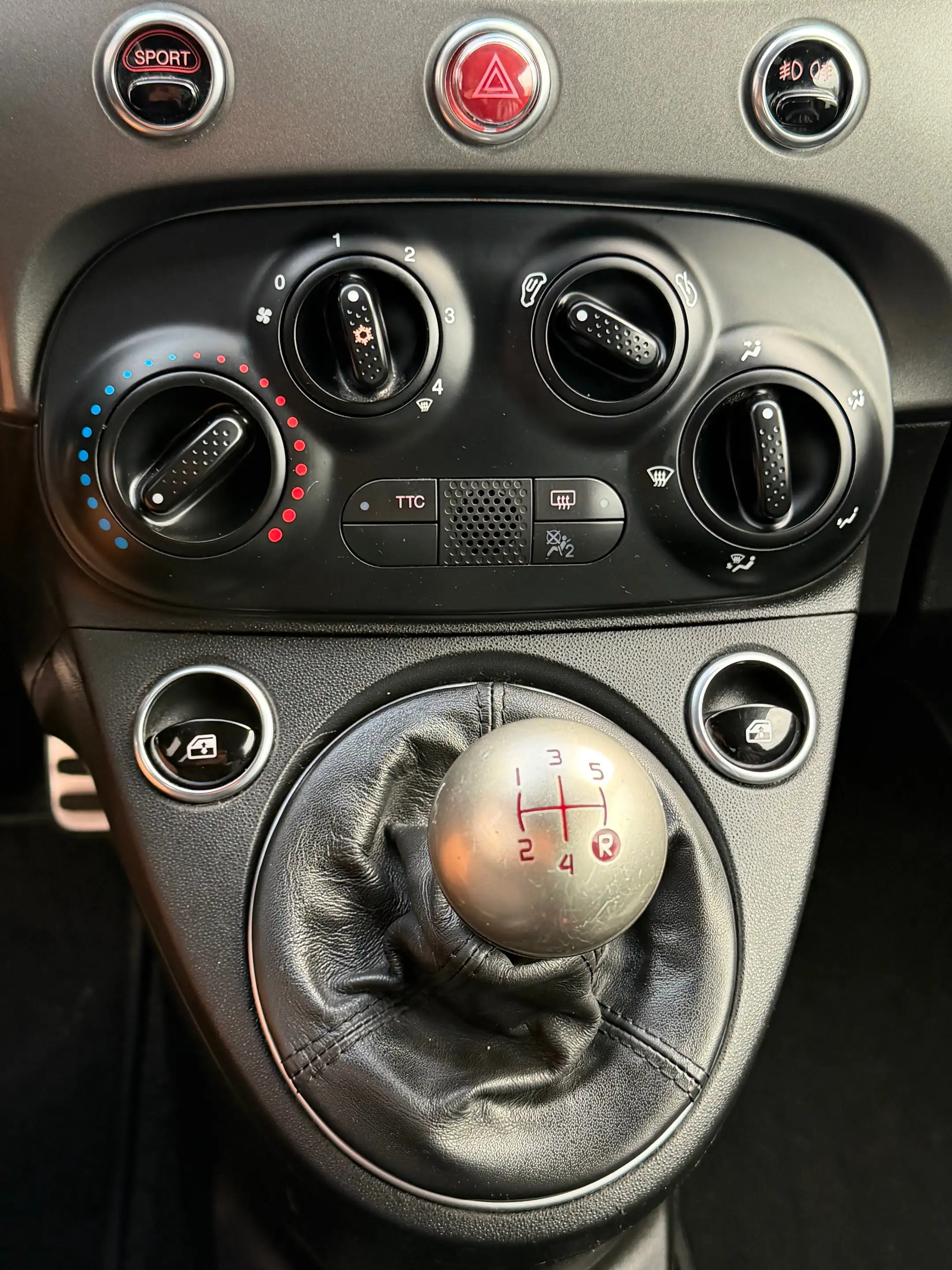 Abarth 595 1.4i PISTA / 160 PK / CARPLAY / PDC / LEDER / NAVI — photo 10