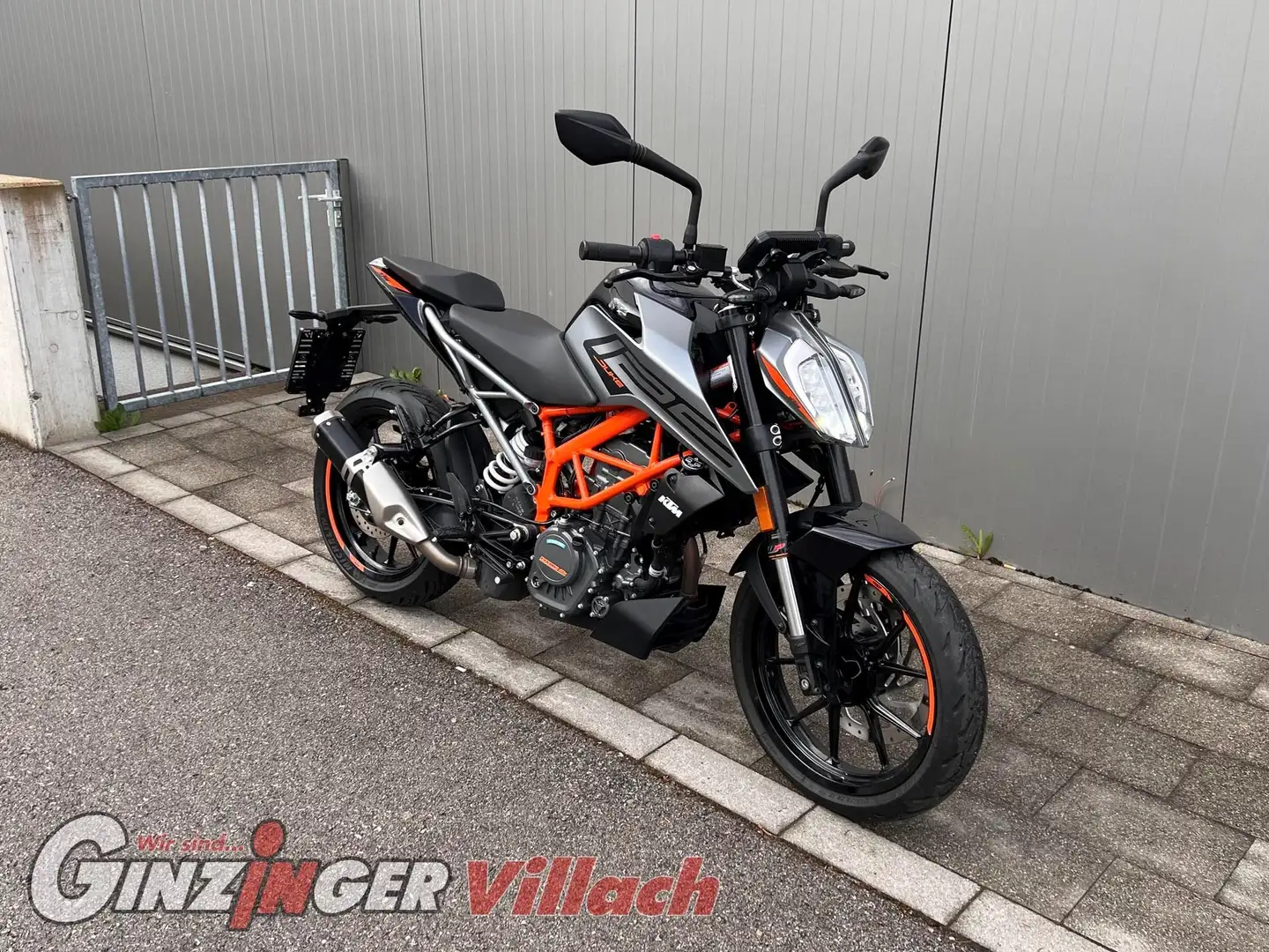 KTM 125 Duke - 1