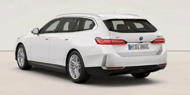 BMW I5 view 3