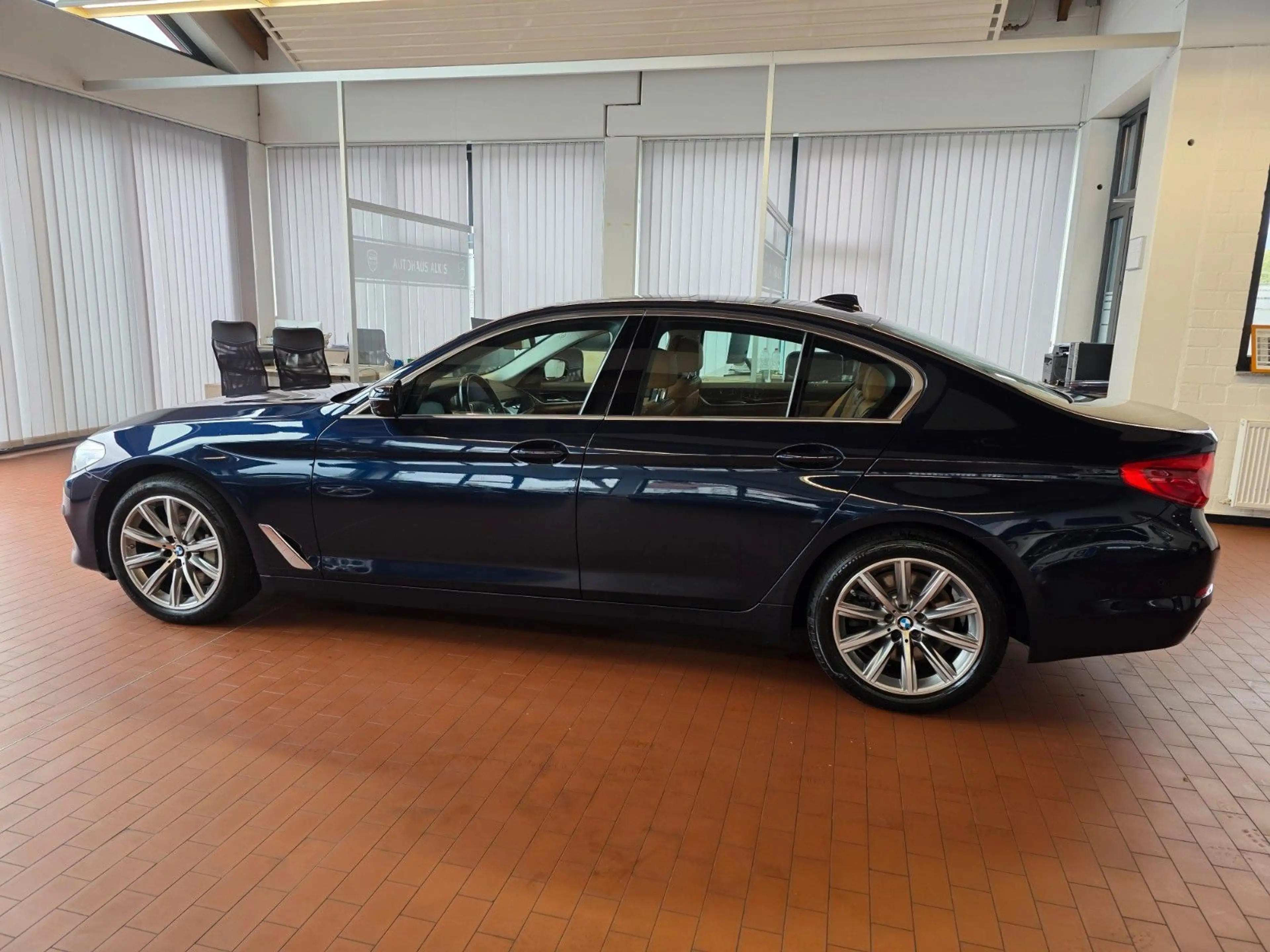 BMW 530 d G30+xDrive+Luxury Line+Kamera+HeadUp+ACC — photo 10