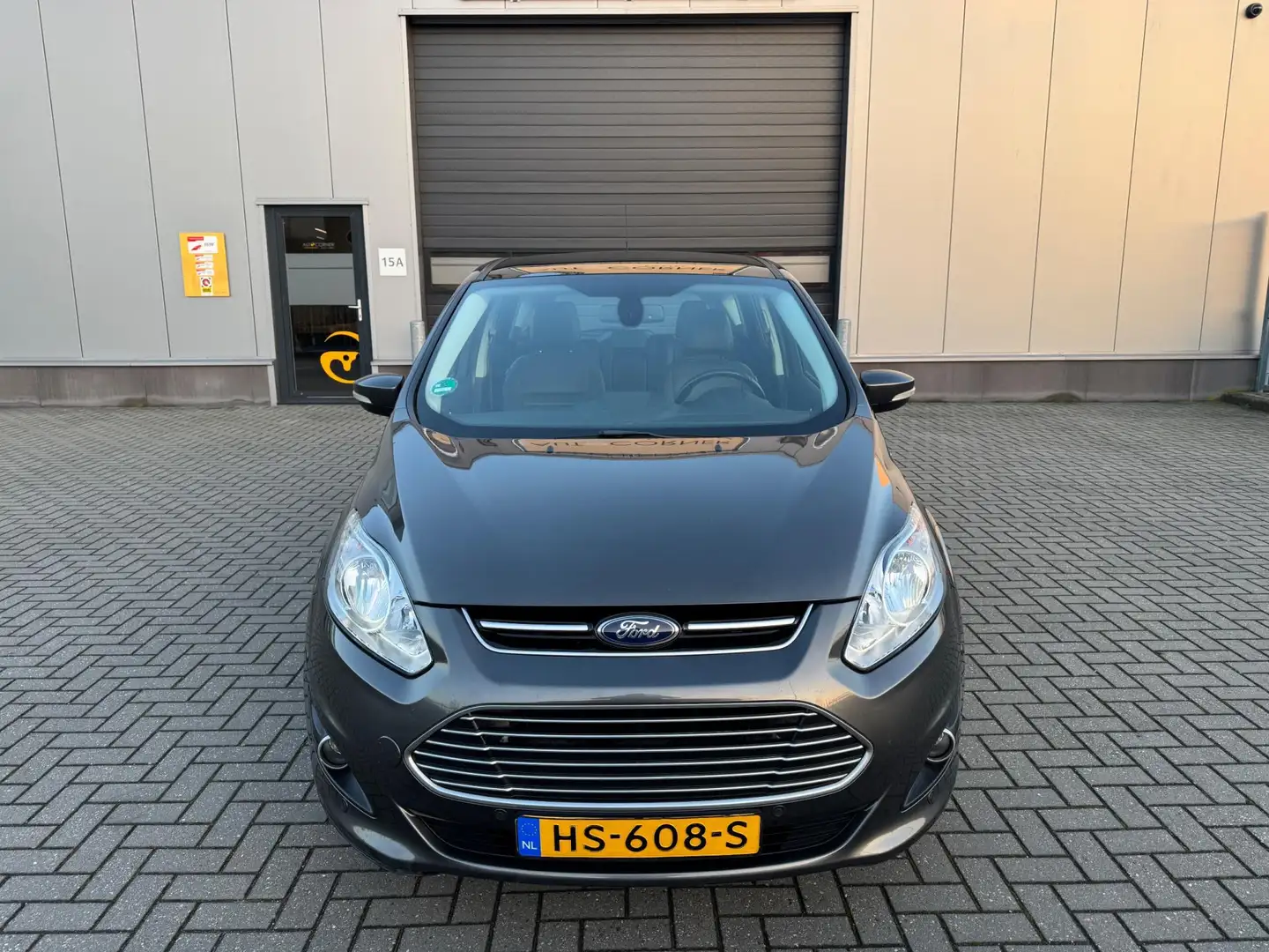 Ford C-Max 2.0 Plug-in Hybrid Titanium Plus Grijs - 2