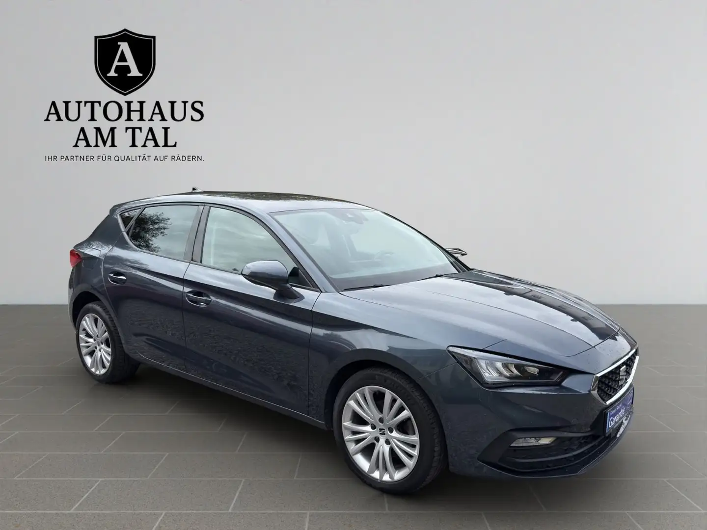 SEAT Leon Style 2.0 TDI 1.Hand~VirtCockpit~Navi~ACC Grijs - 1