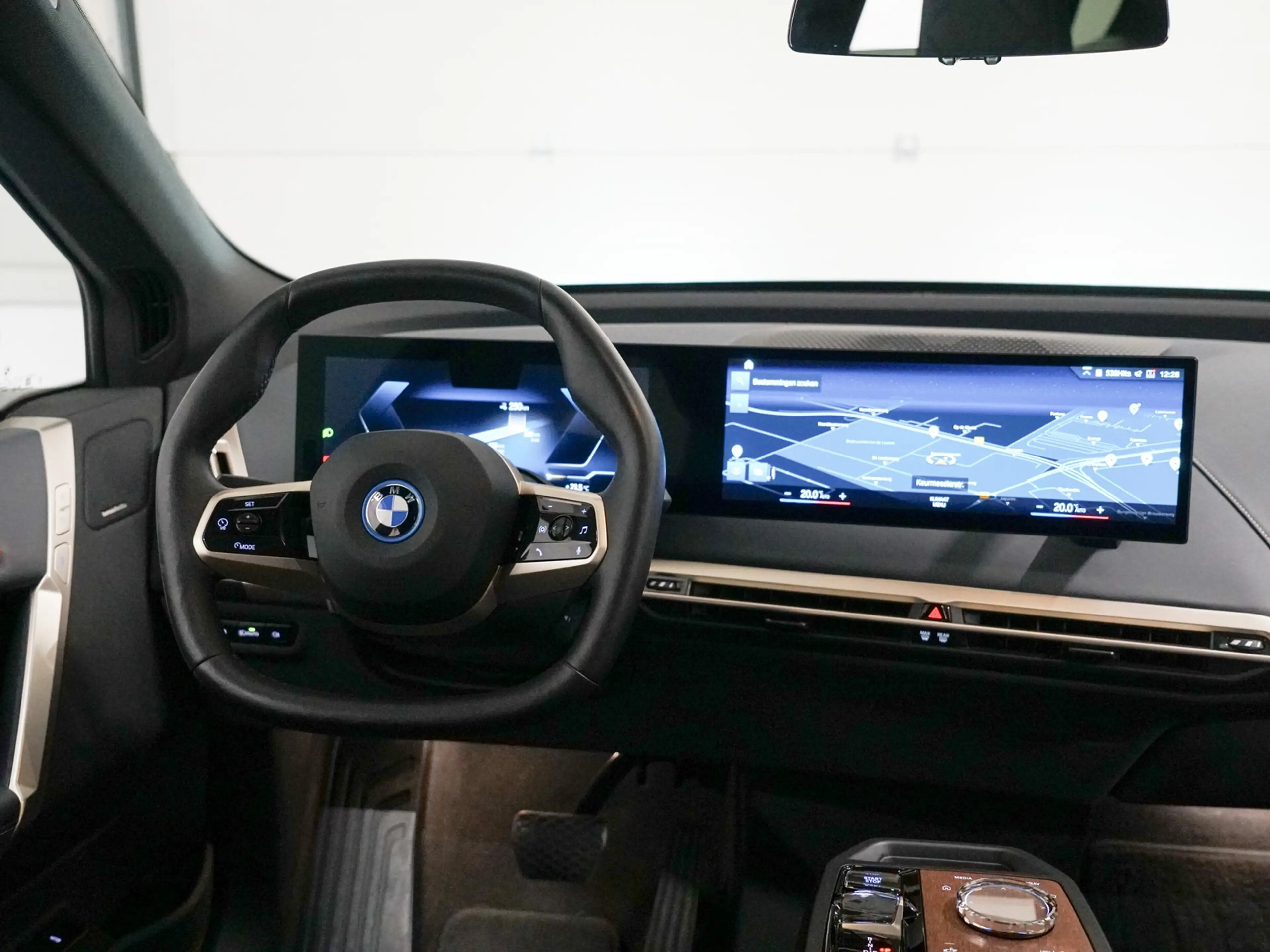 BMW iX xDrive40 Skylounge | CoPilot | Elektr. Trekhaak | — photo 10