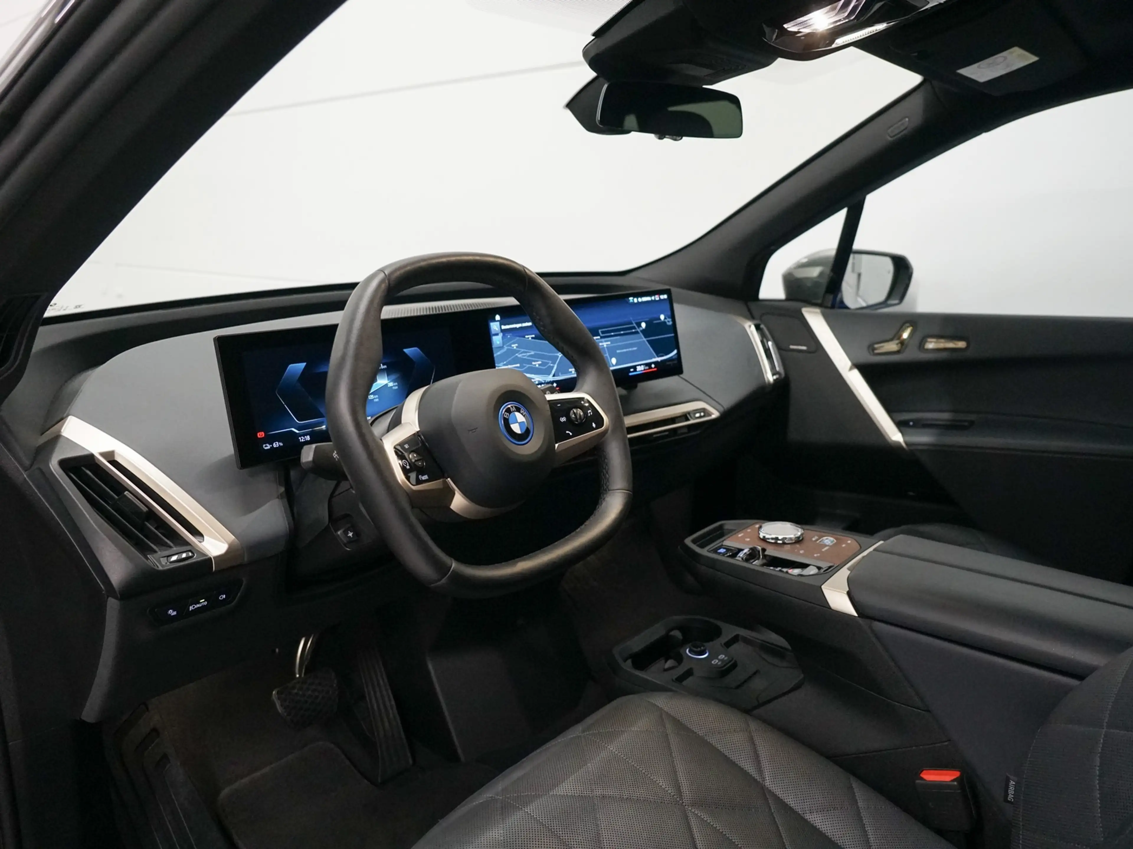 BMW iX xDrive40 Skylounge | CoPilot | Elektr. Trekhaak | — photo 2