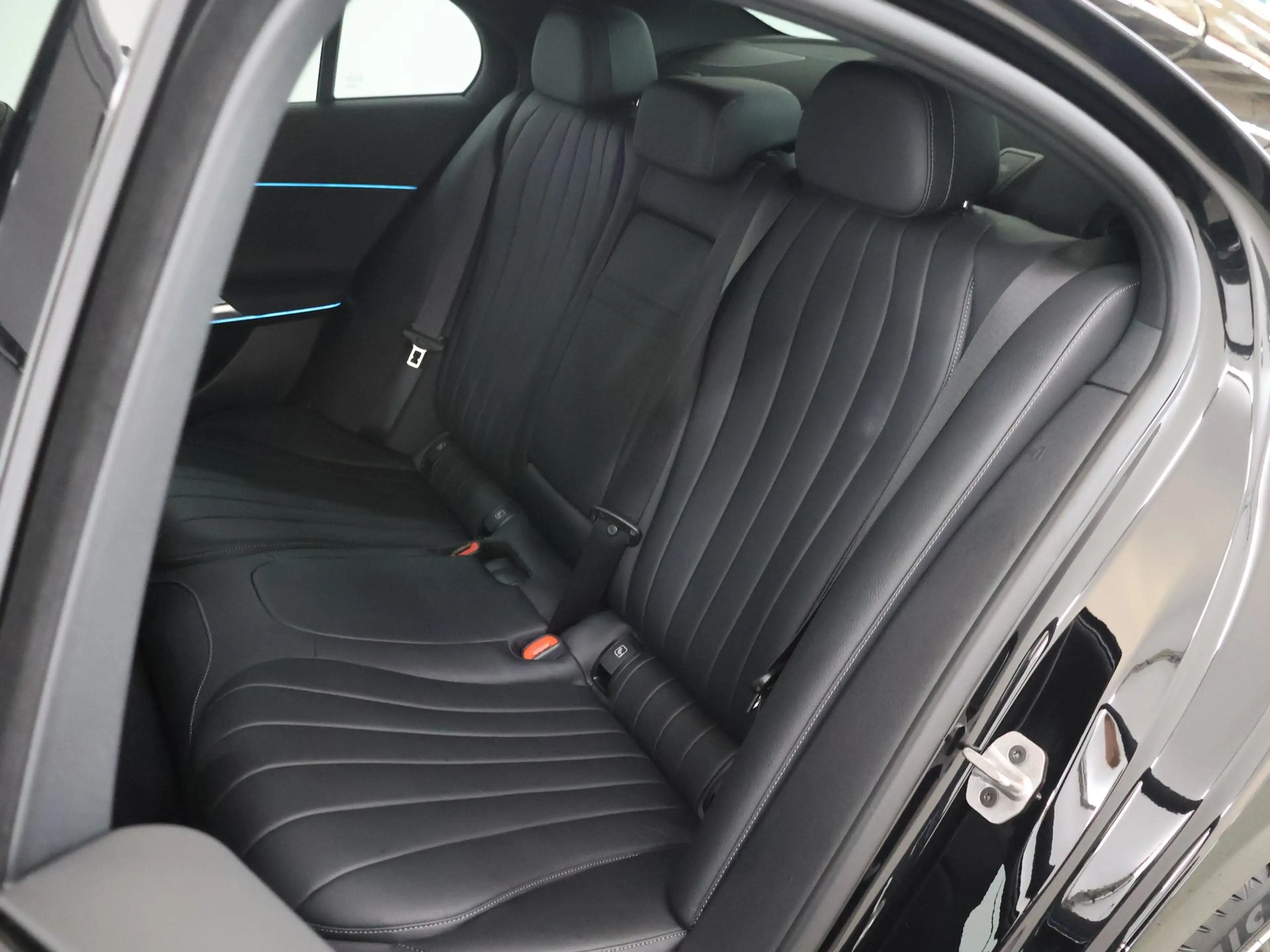 Mercedes-Benz E 300 e Sport Edition | AMG | Burmester | Trekhaak | Hyp — photo 11