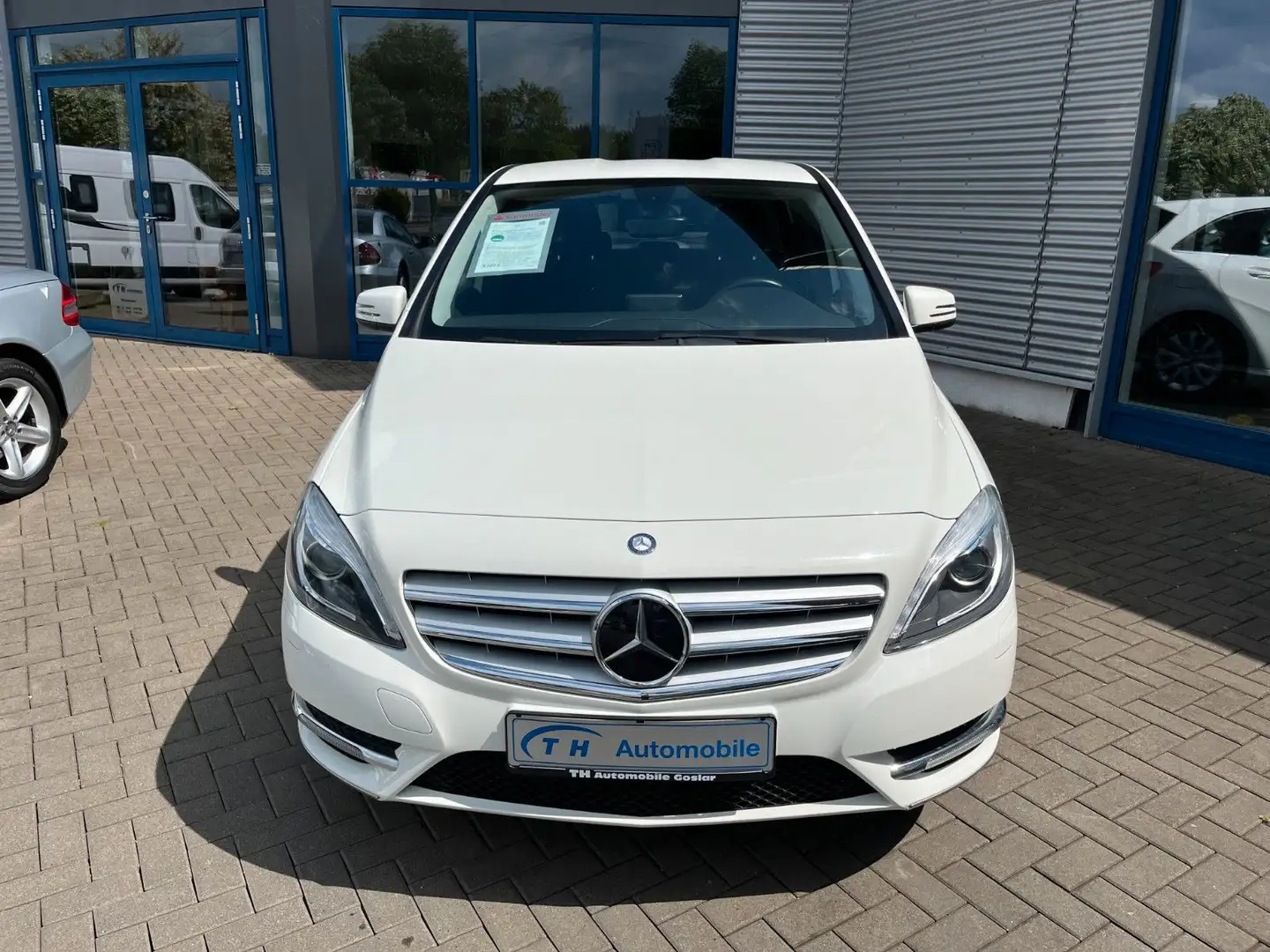 Mercedes-Benz B 180 /Xenon/SHZ/NAVI/gepflegtes Fahrzeug Wit - 2