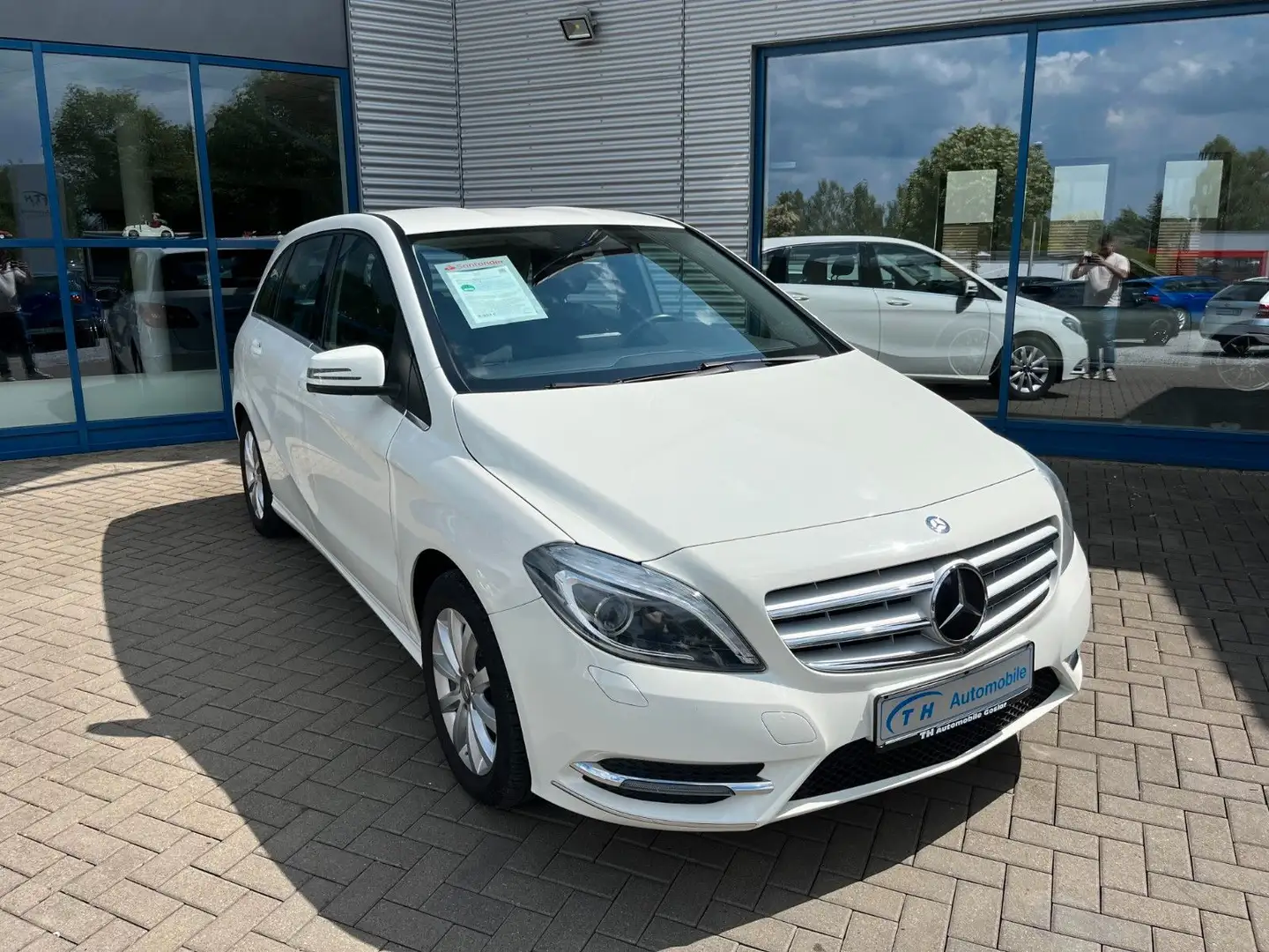 Mercedes-Benz B 180 /Xenon/SHZ/NAVI/gepflegtes Fahrzeug Wit - 1