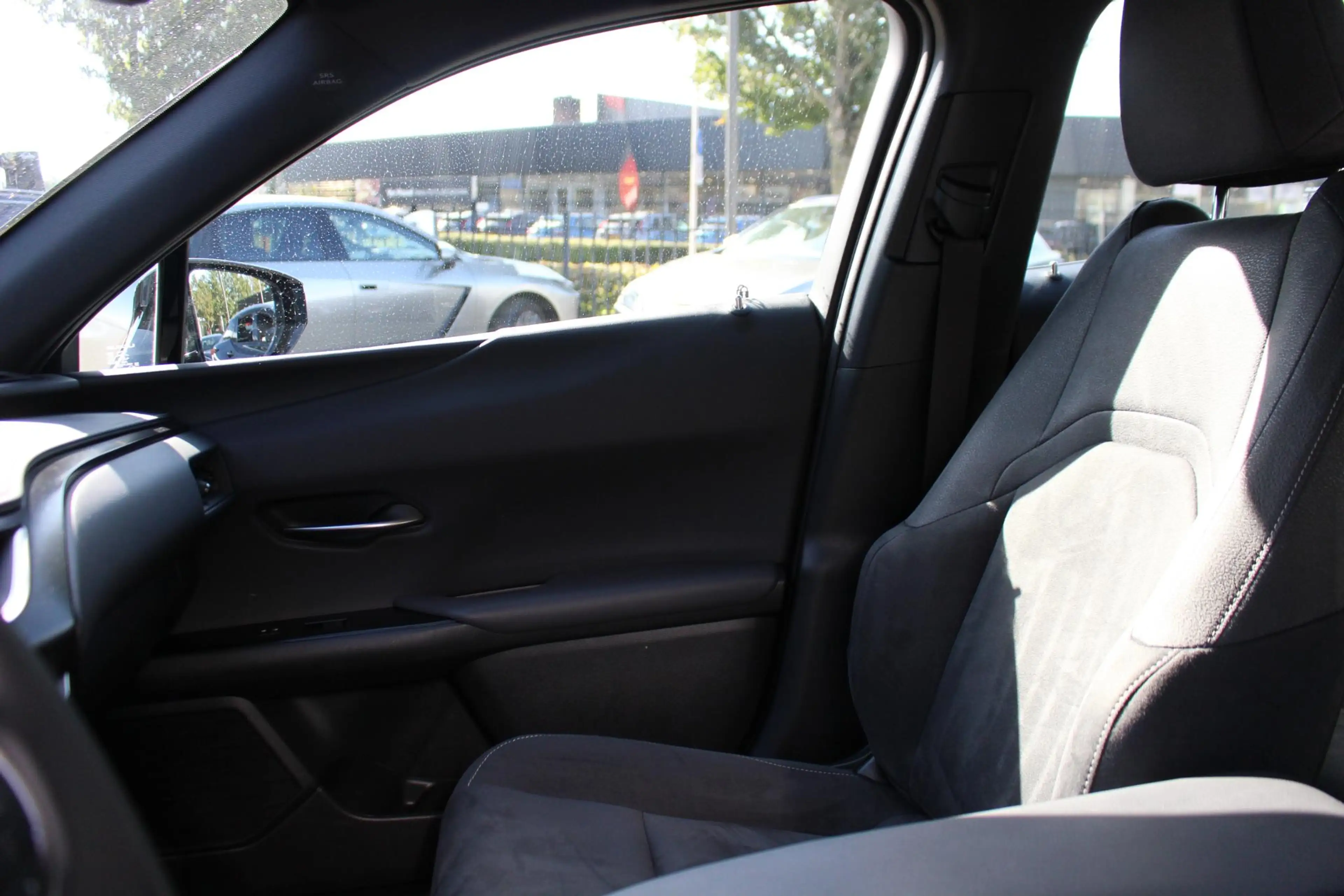 Lexus UX 250h NL-AUTO AD-CRUISE CAMERA CARPLAY/ANDROID LED — photo 29