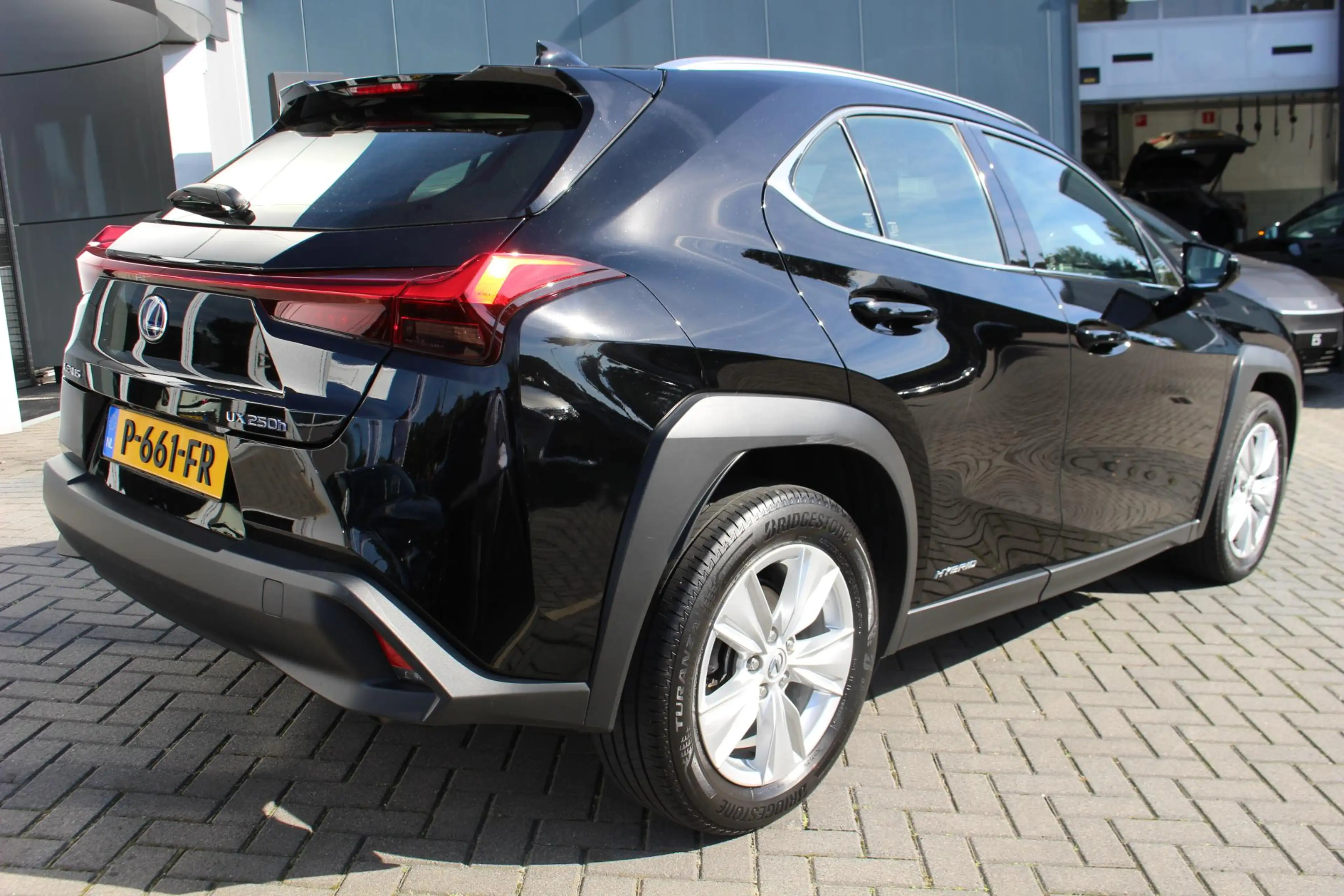 Lexus UX 250h NL-AUTO AD-CRUISE CAMERA CARPLAY/ANDROID LED — photo 3