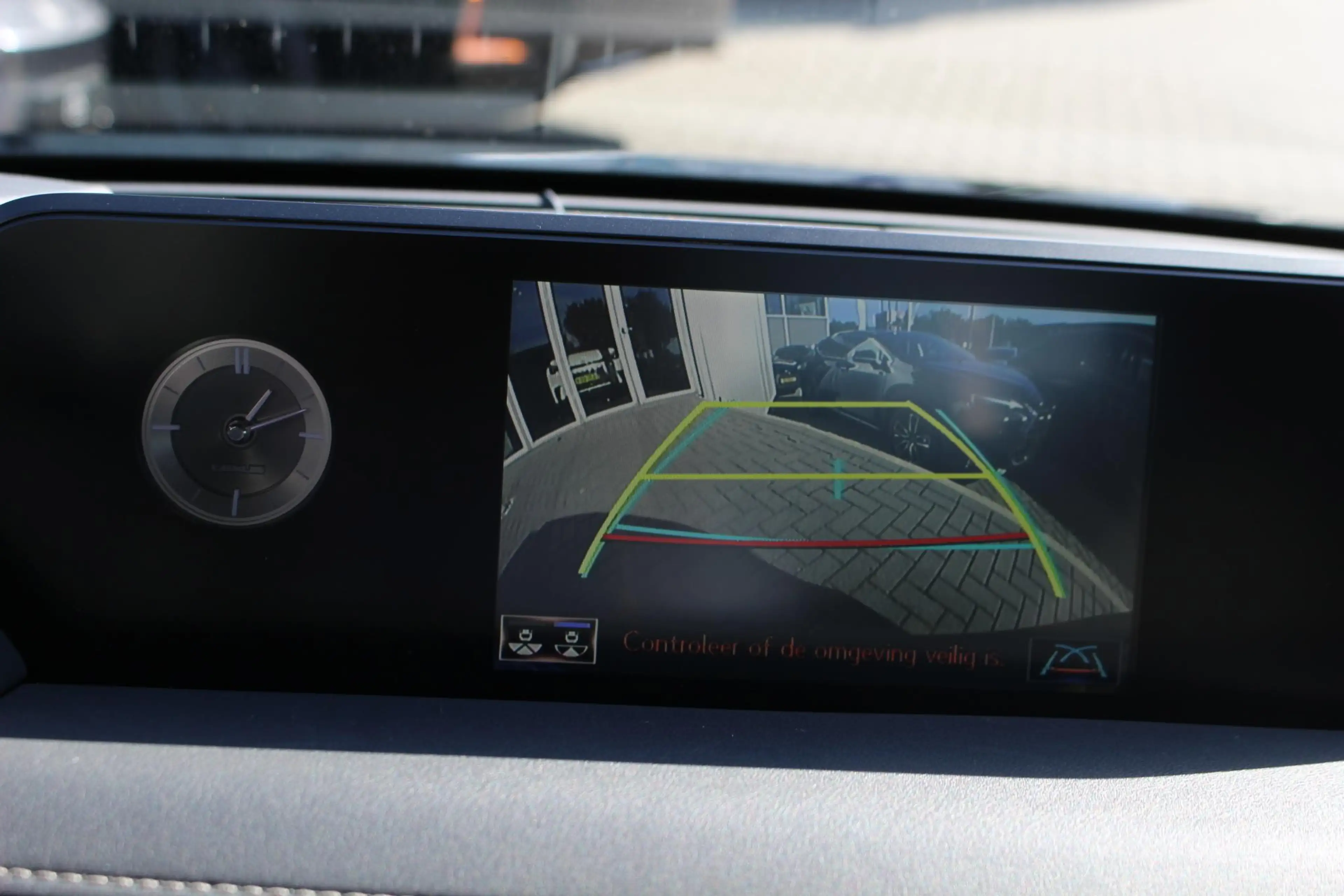 Lexus UX 250h NL-AUTO AD-CRUISE CAMERA CARPLAY/ANDROID LED — photo 21