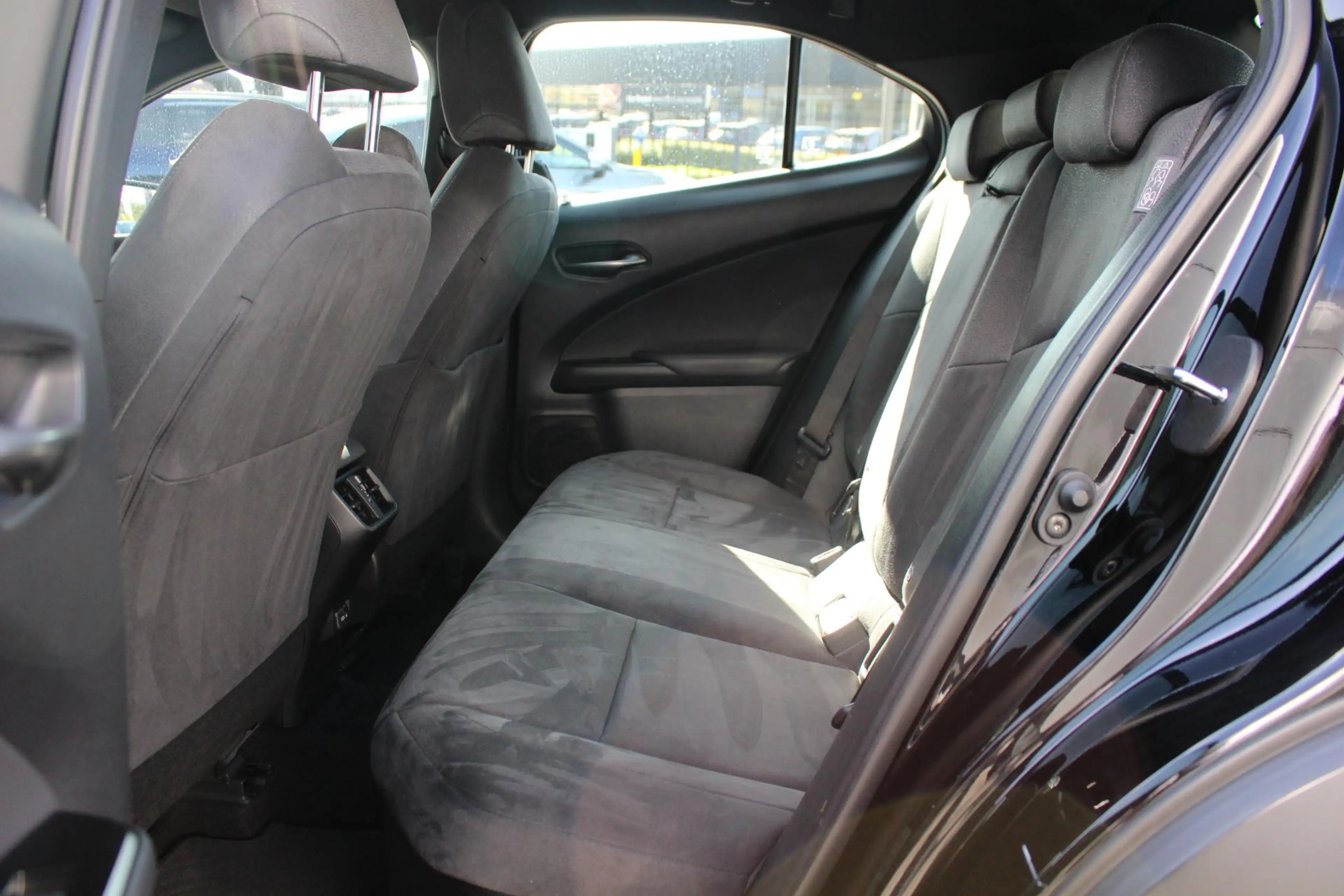 Lexus UX 250h NL-AUTO AD-CRUISE CAMERA CARPLAY/ANDROID LED — photo 31