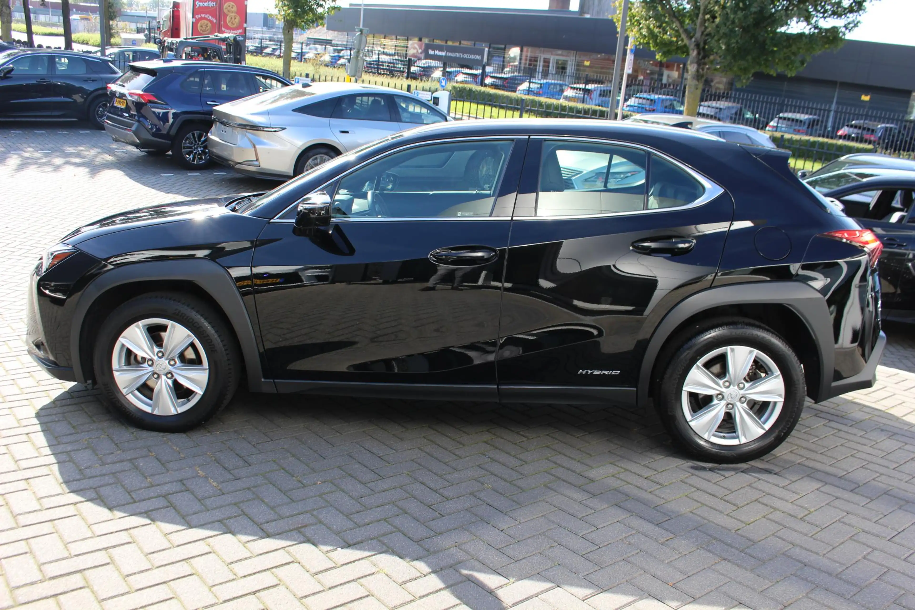 Lexus UX 250h NL-AUTO AD-CRUISE CAMERA CARPLAY/ANDROID LED — photo 6