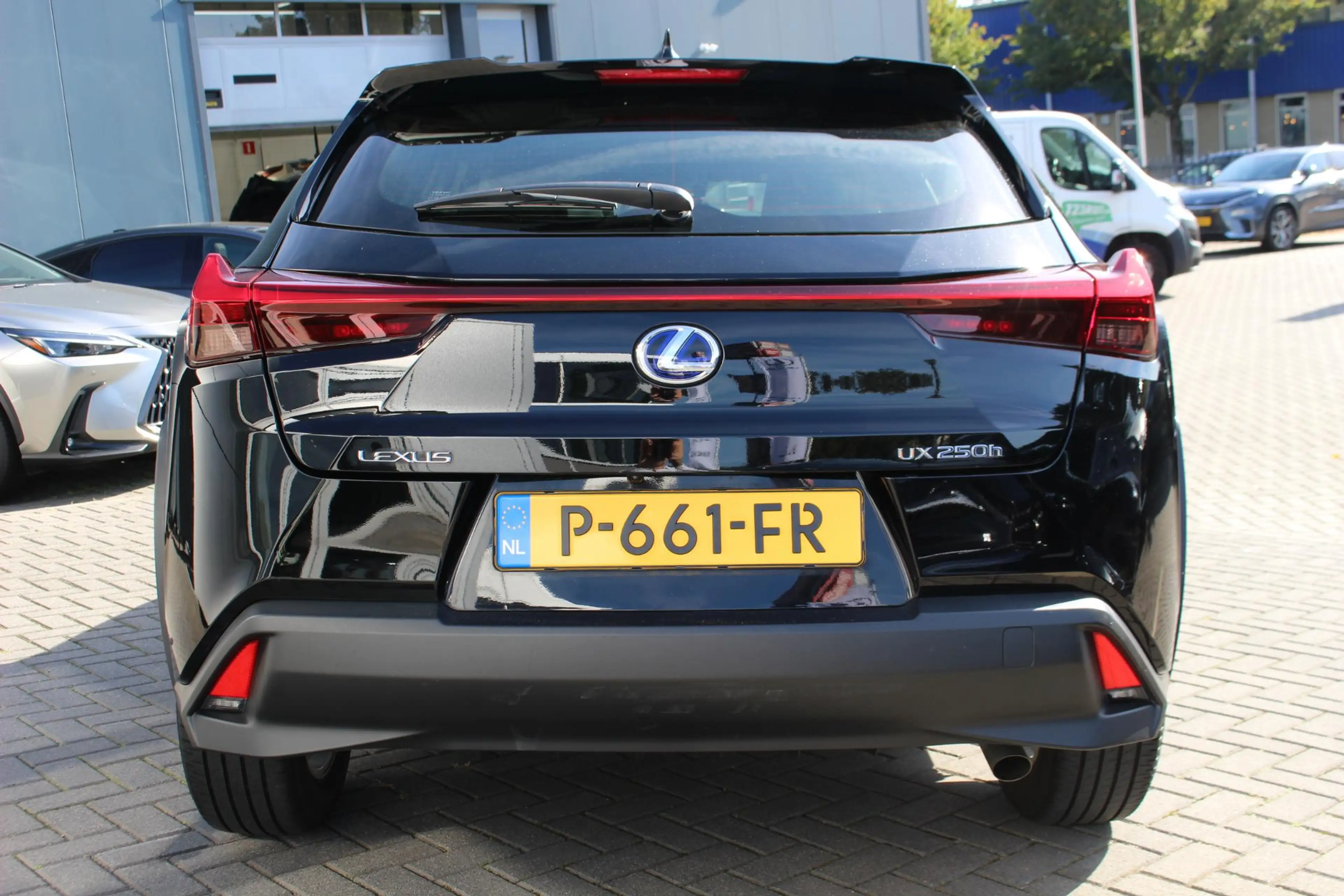 Lexus UX 250h NL-AUTO AD-CRUISE CAMERA CARPLAY/ANDROID LED — photo 4