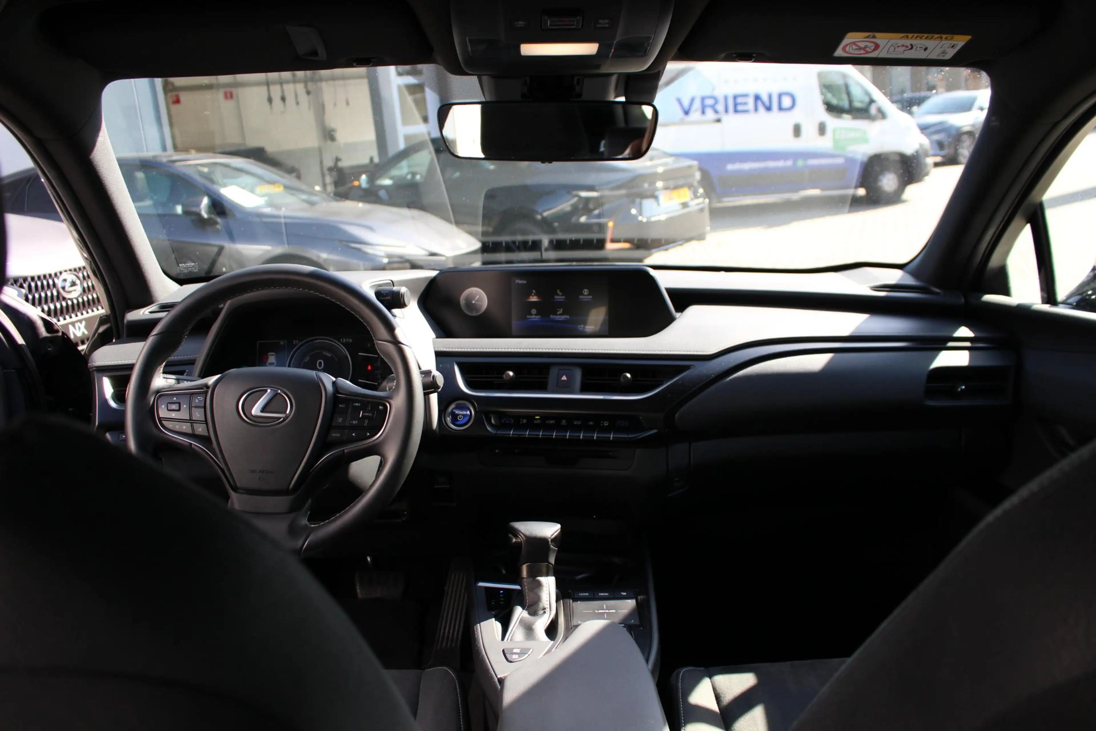 Lexus UX 250h NL-AUTO AD-CRUISE CAMERA CARPLAY/ANDROID LED — photo 32