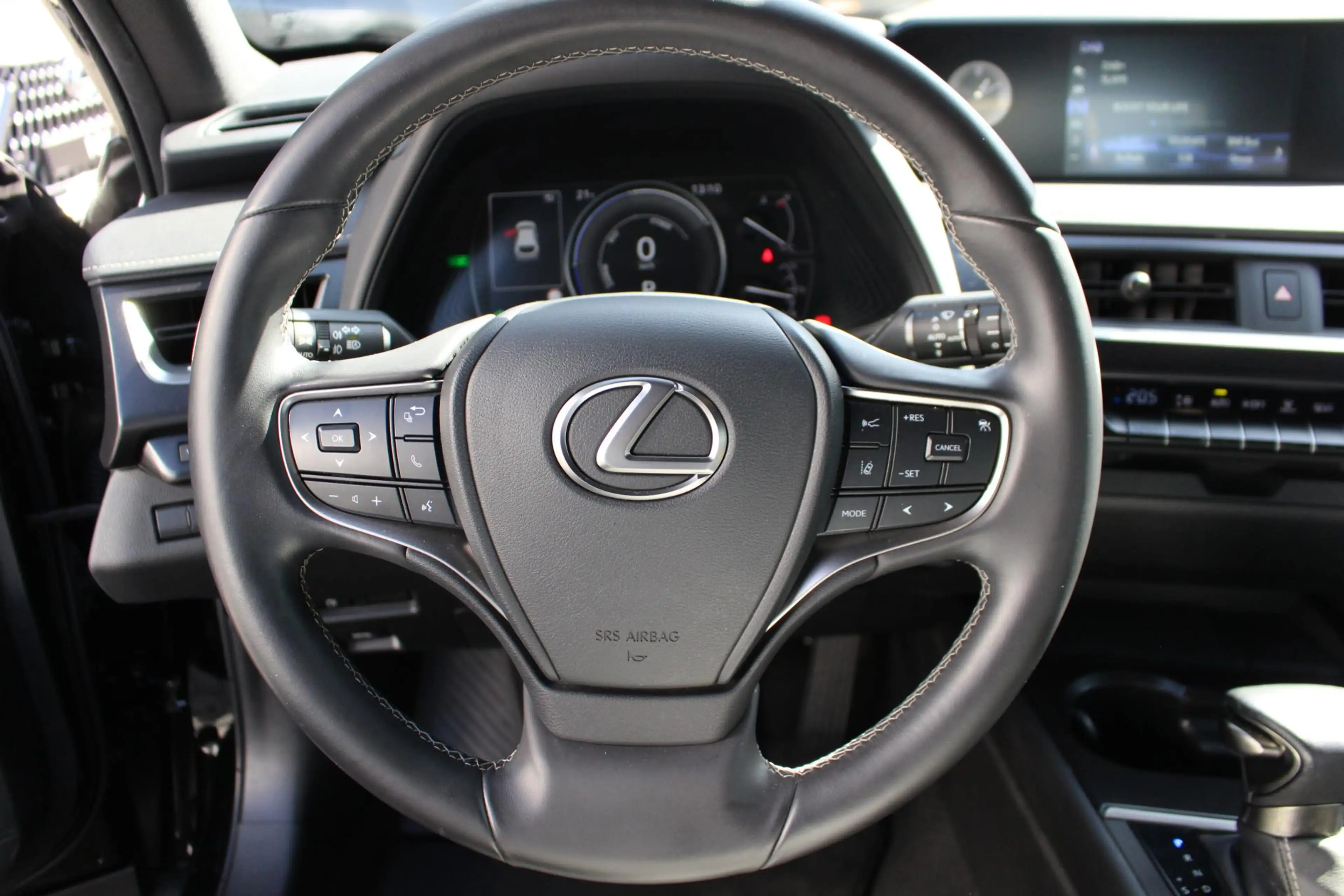 Lexus UX 250h NL-AUTO AD-CRUISE CAMERA CARPLAY/ANDROID LED — photo 16